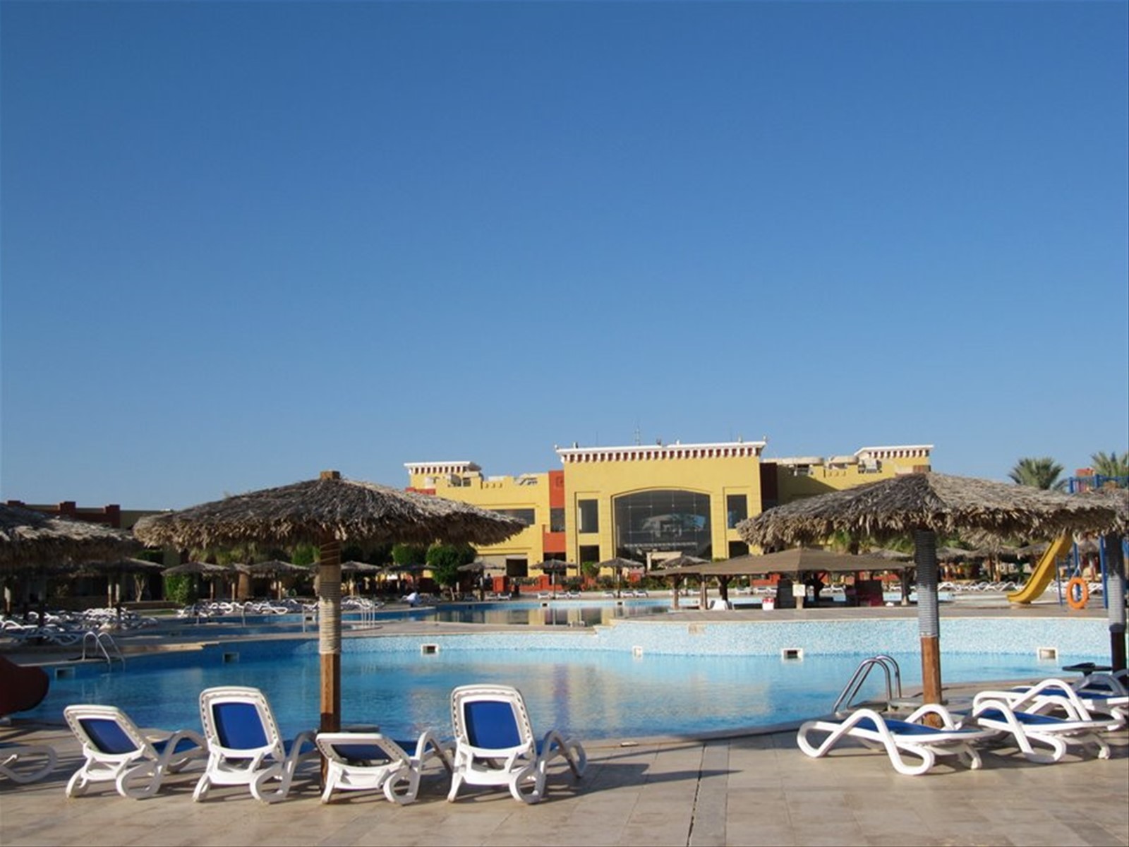 1-Reception, ristorante e piscina n. 1