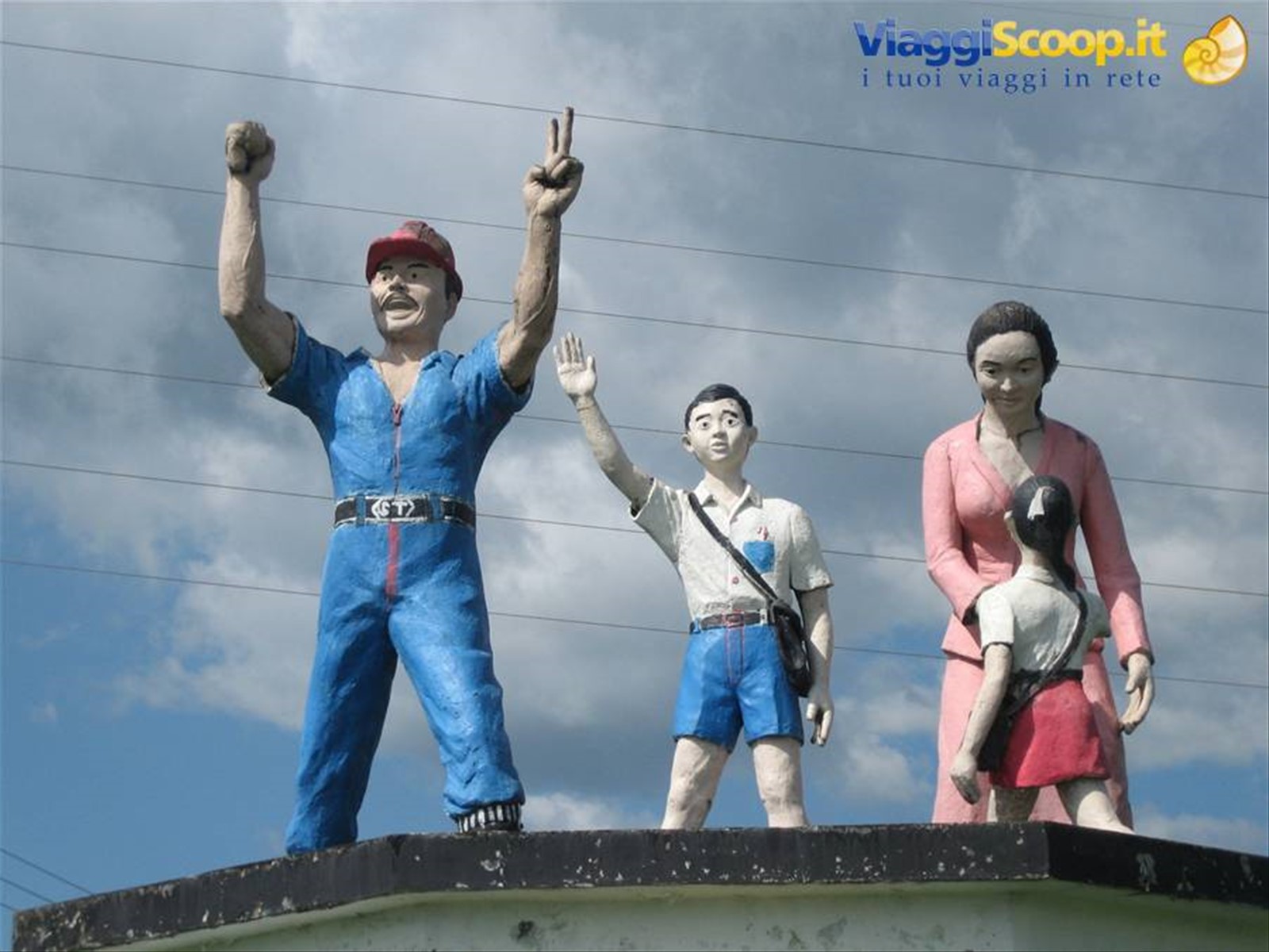 Statua Indonesiana della giusta famiglia