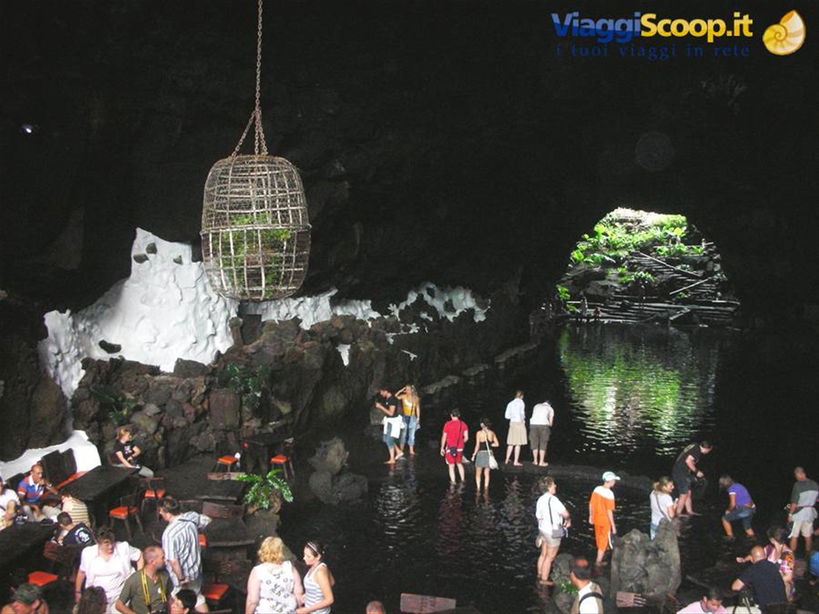 Jameos de Agua, laghetto nel cono vulcanico