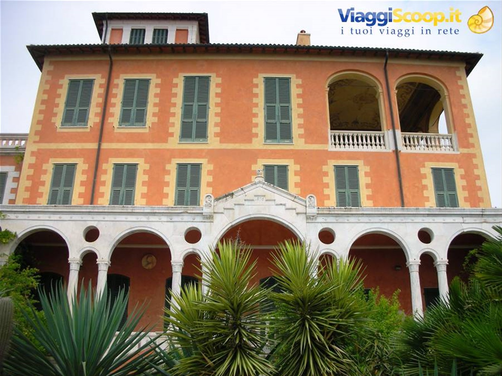 la villa dal retro del giardino
