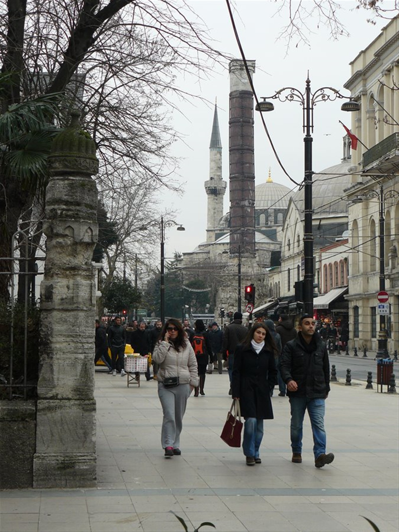 Divan Yolu Cad. - Cemberlitas