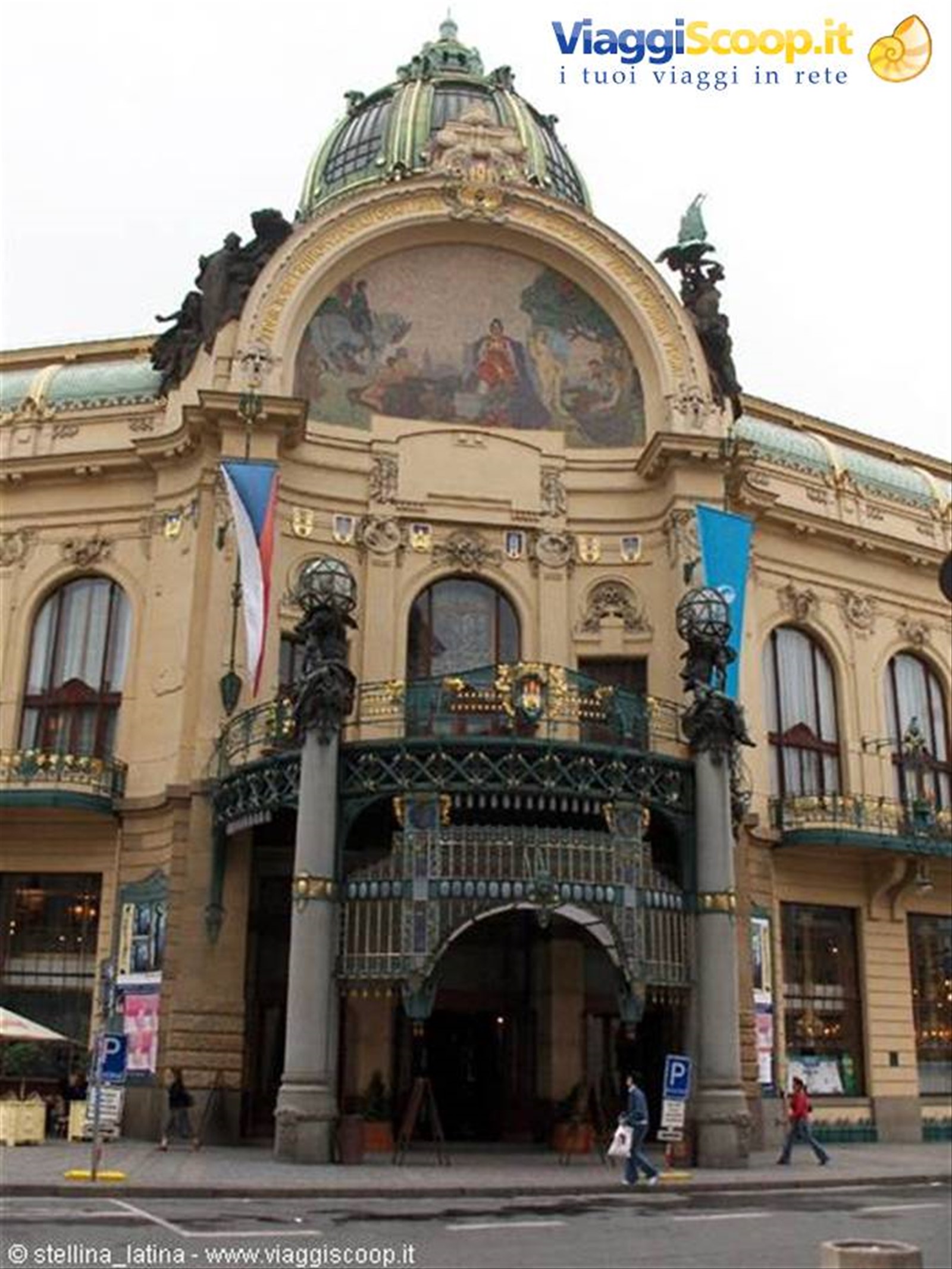 Municipio con decorazioni di Mucha