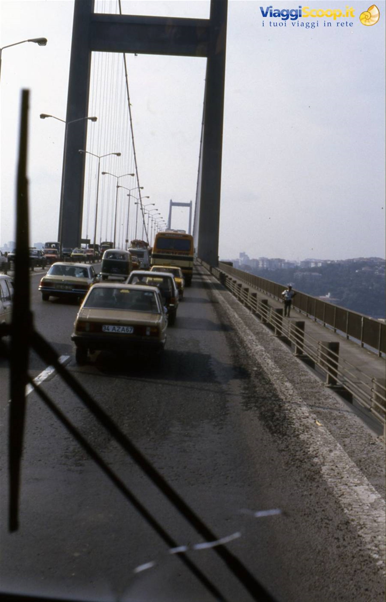 ISTAMBUL il ponte sul Bosforo, unisce Europa e Asia