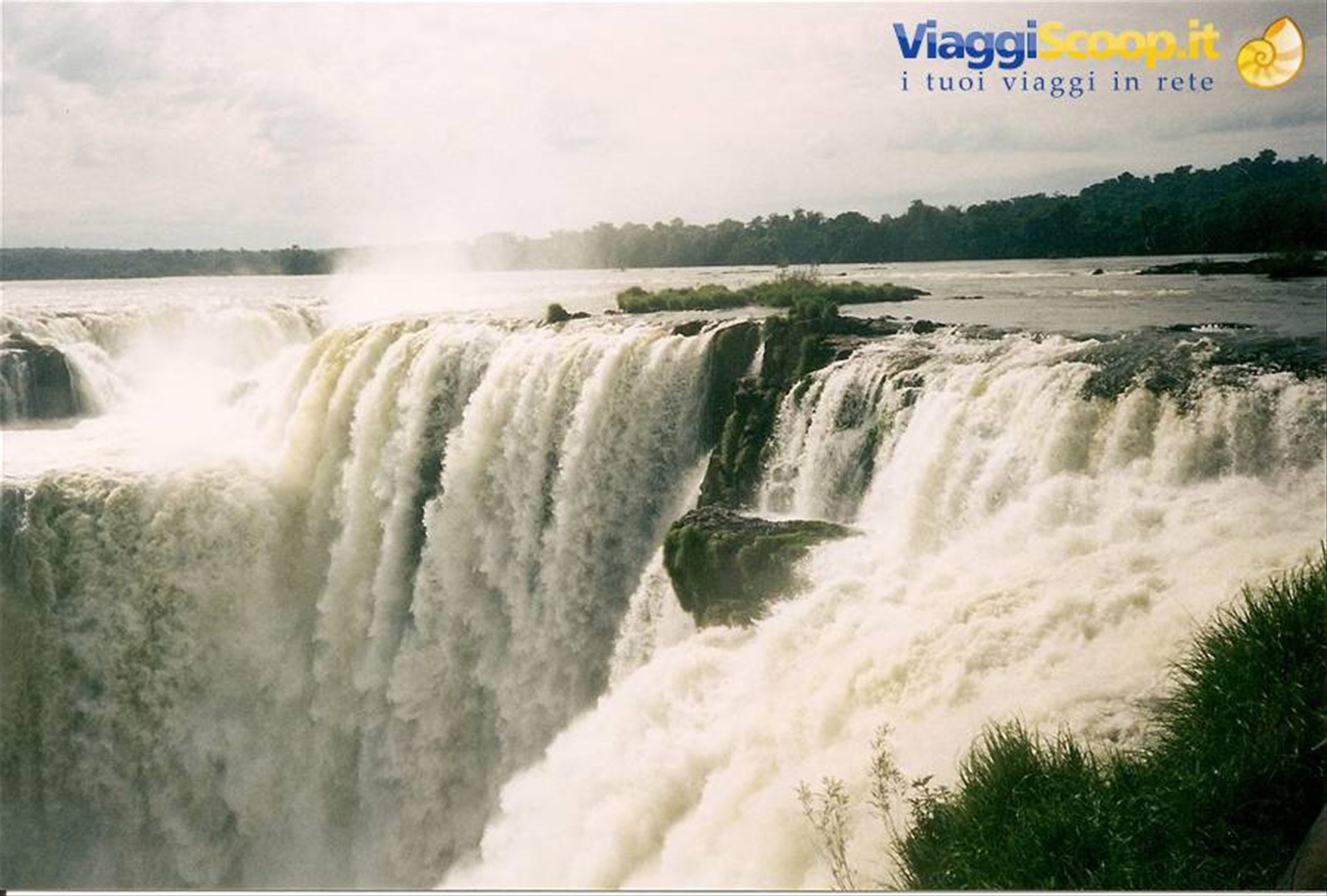 iguassu vista dall'Argentina - la gola del diavolo