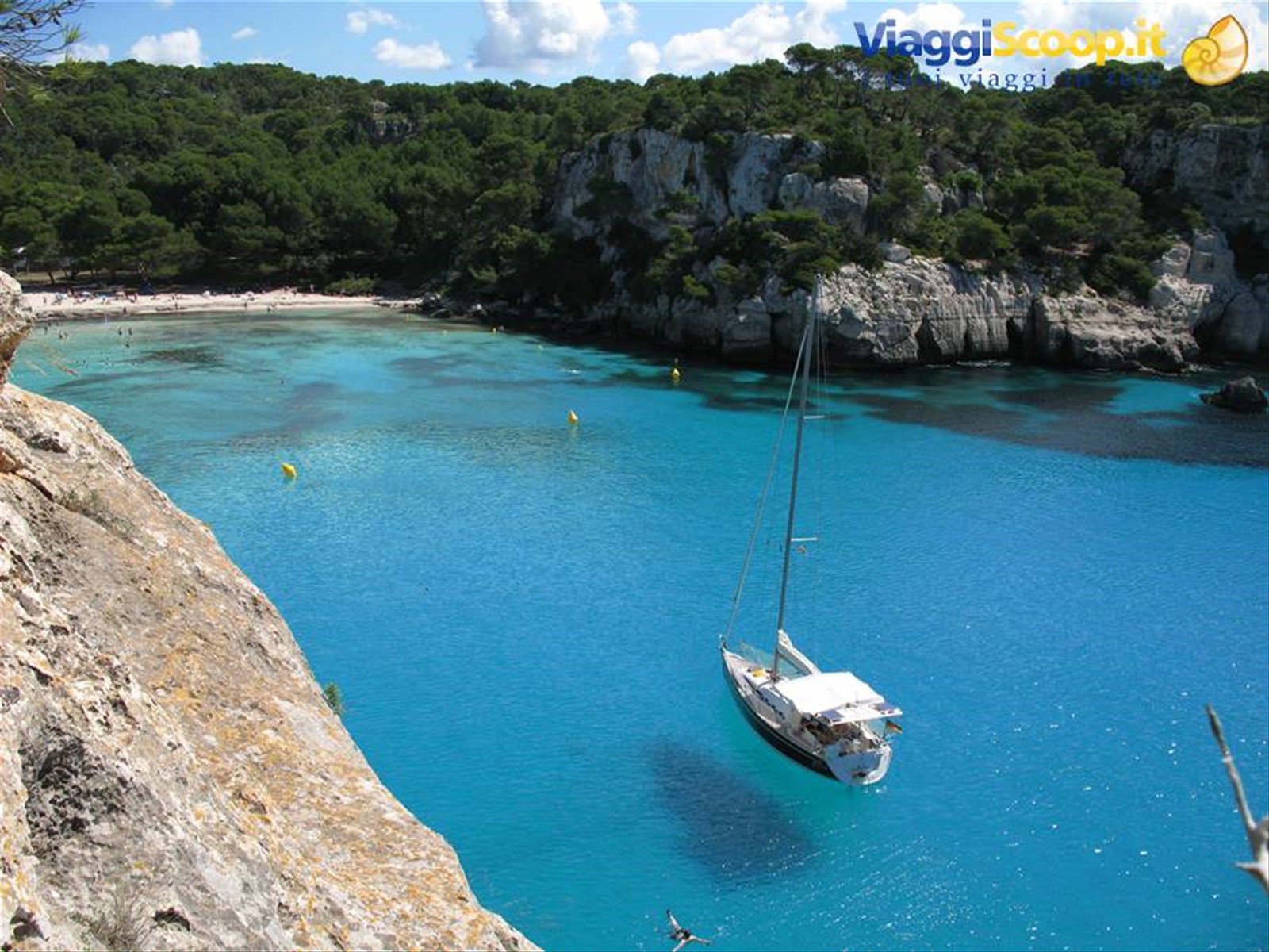 Cala Macarella e la barca volante