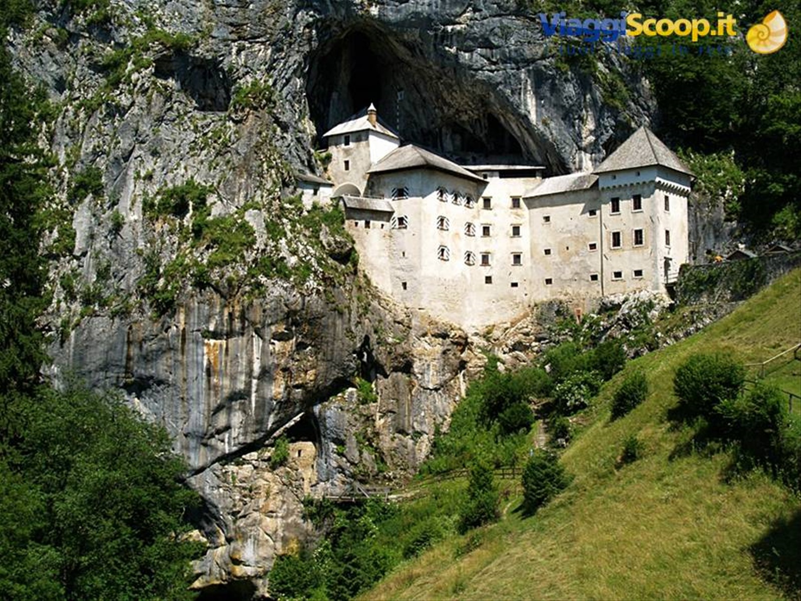 Castello di Predjama