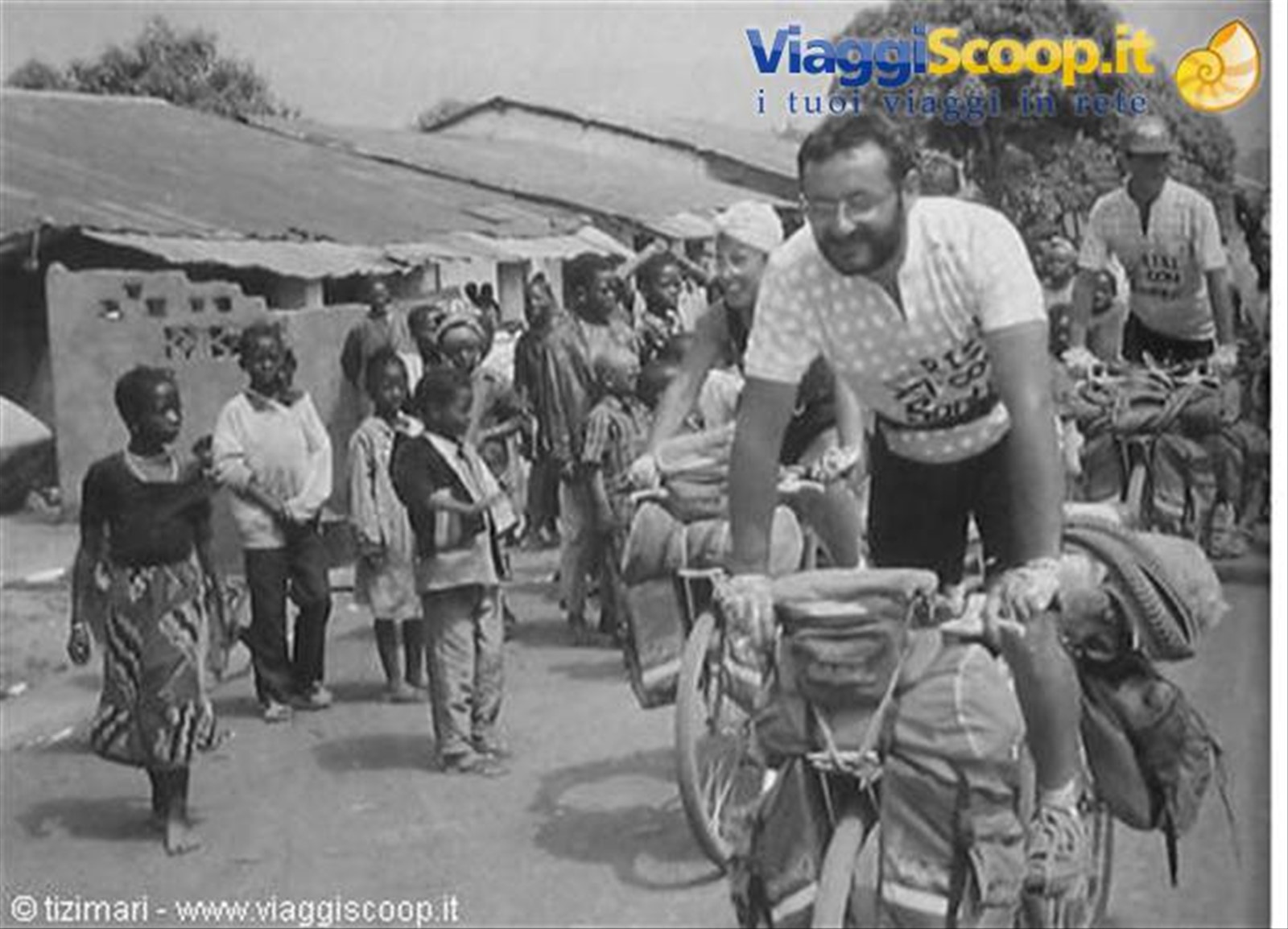 attraversando il villaggio di Milimou