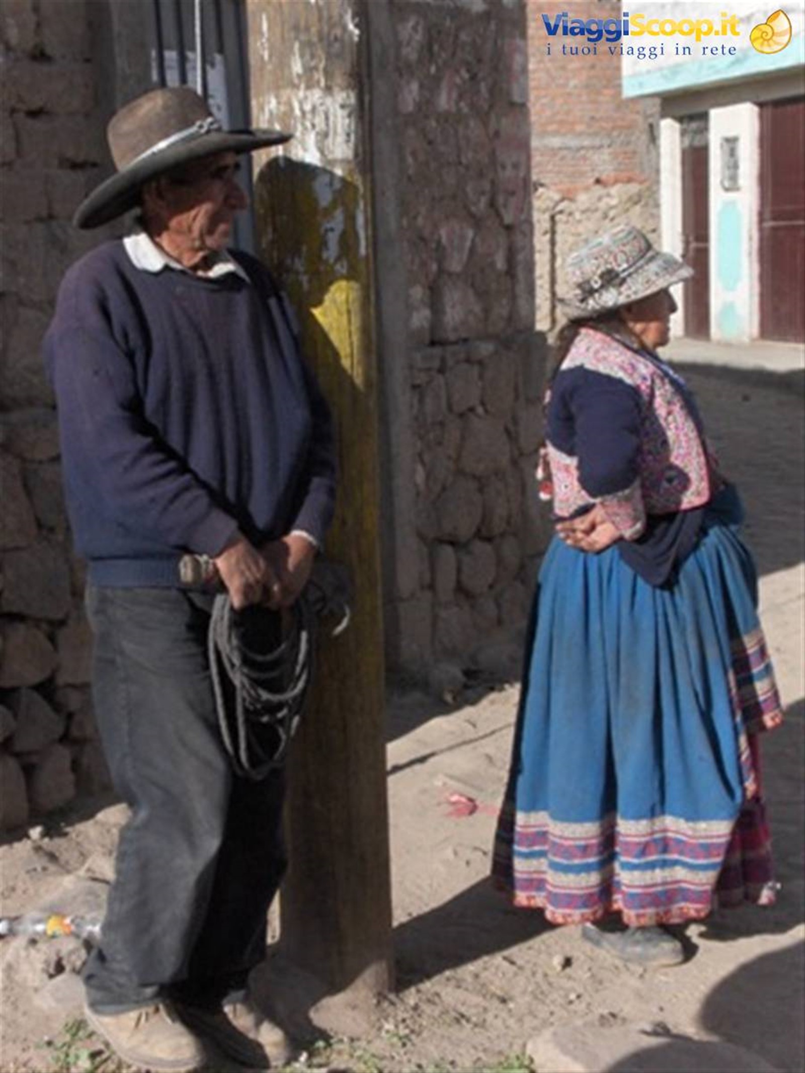 Yanque, Canon del Colca, in attesa del bus