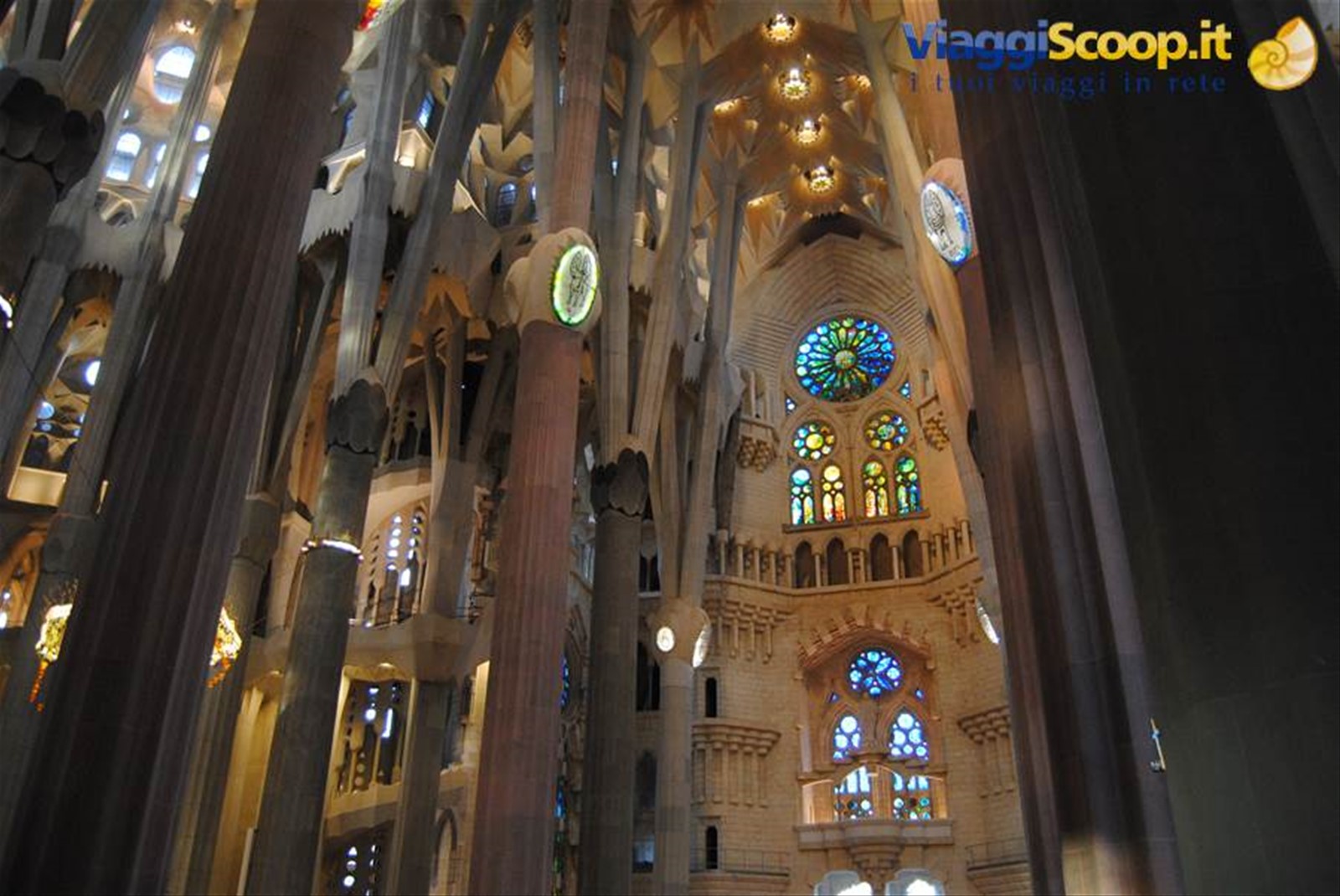 Interno della Sagrada Familia