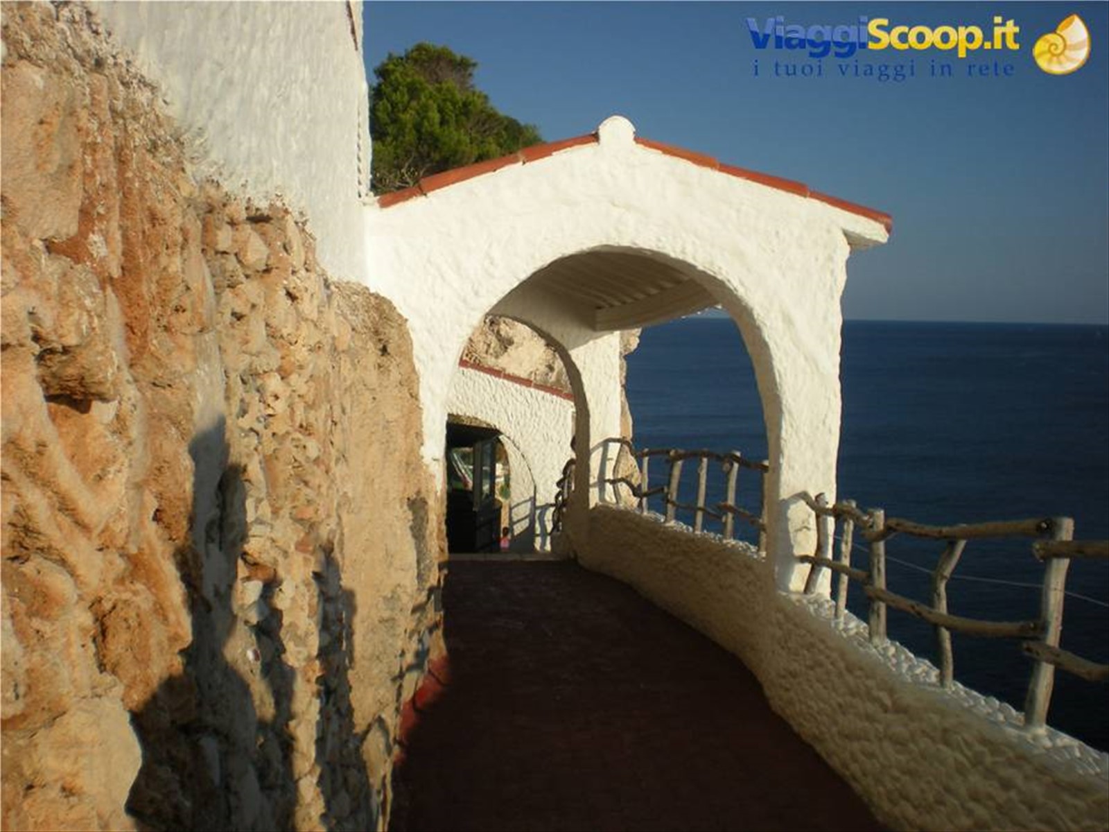 Entrata Cova d'en Xoroi