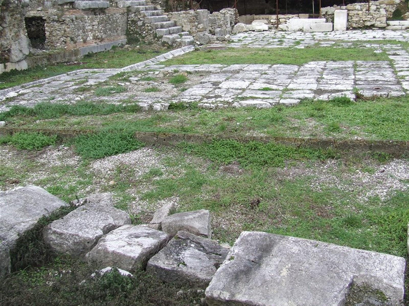CONZA DELLA CAMPANIA - Area archeologica