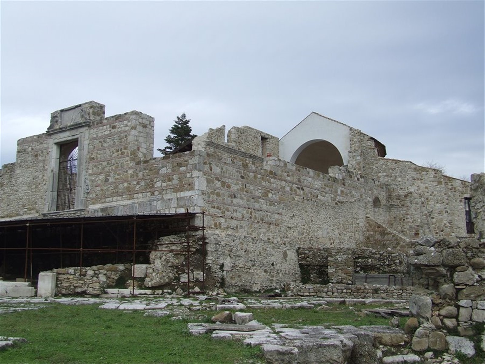 CONZA DELLA CAMPANIA - Area archeologica