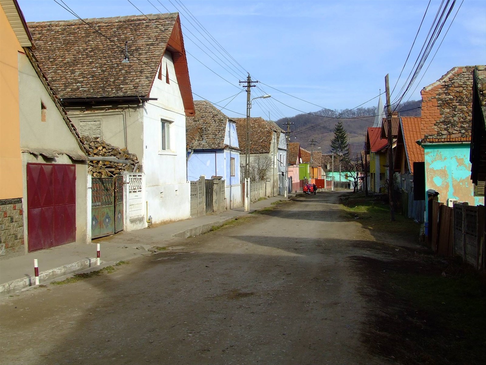 MOSNA - Una via del centro