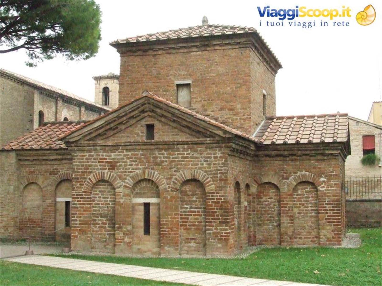 RAVENNA - Mausoleo di Galla Placidia