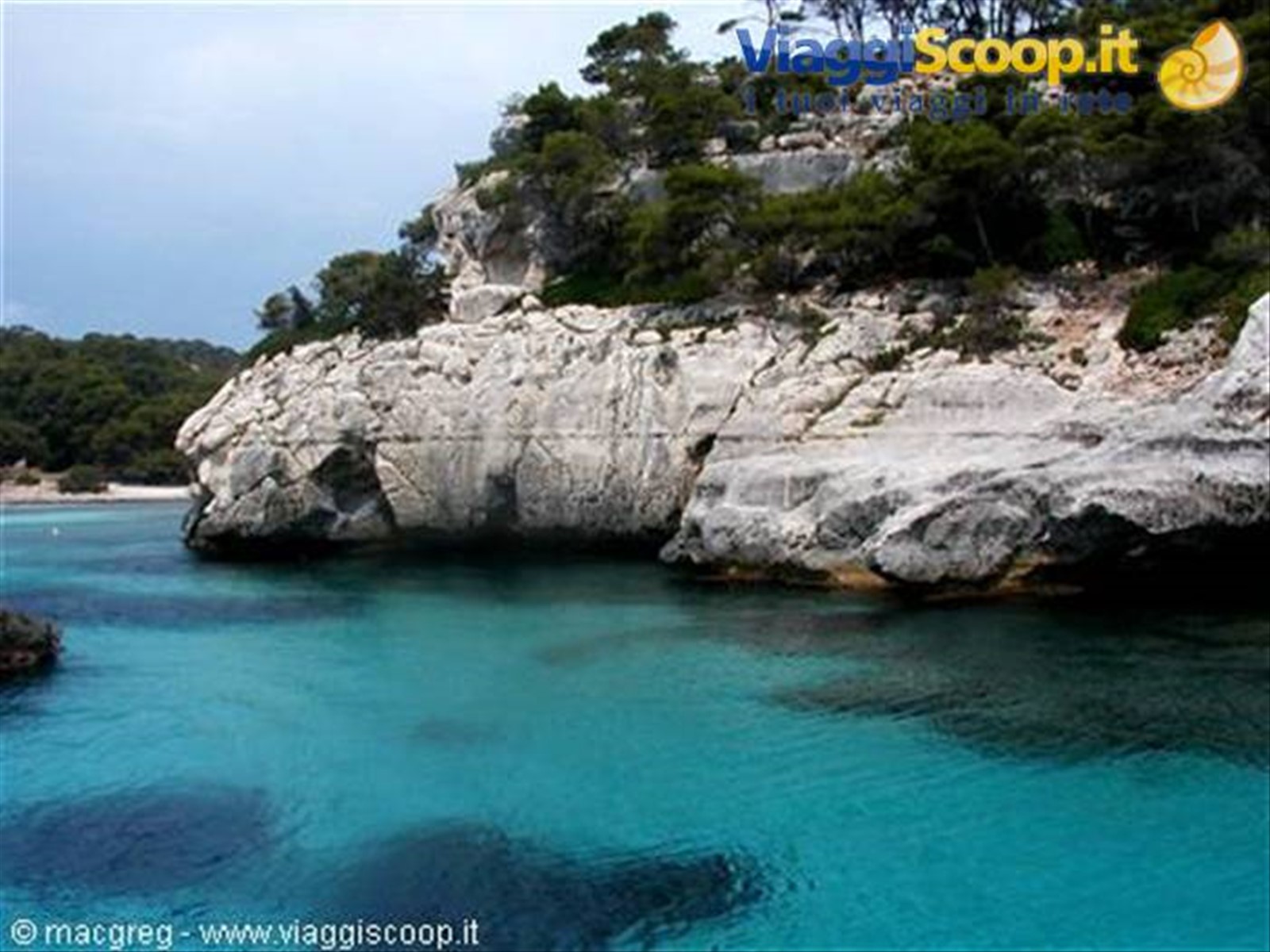 Costa vicino alla spiaggia di Macarella