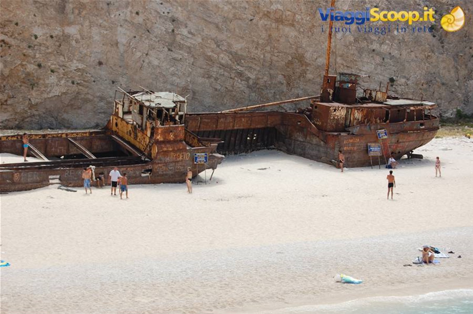 LA NAVE NAUFRAGATA