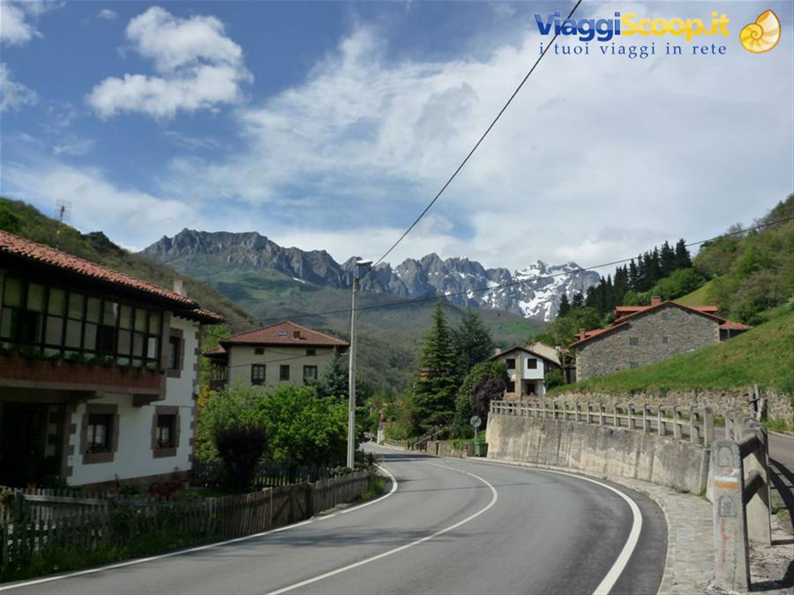Panorama verso i Picos de Europa in Cantabria