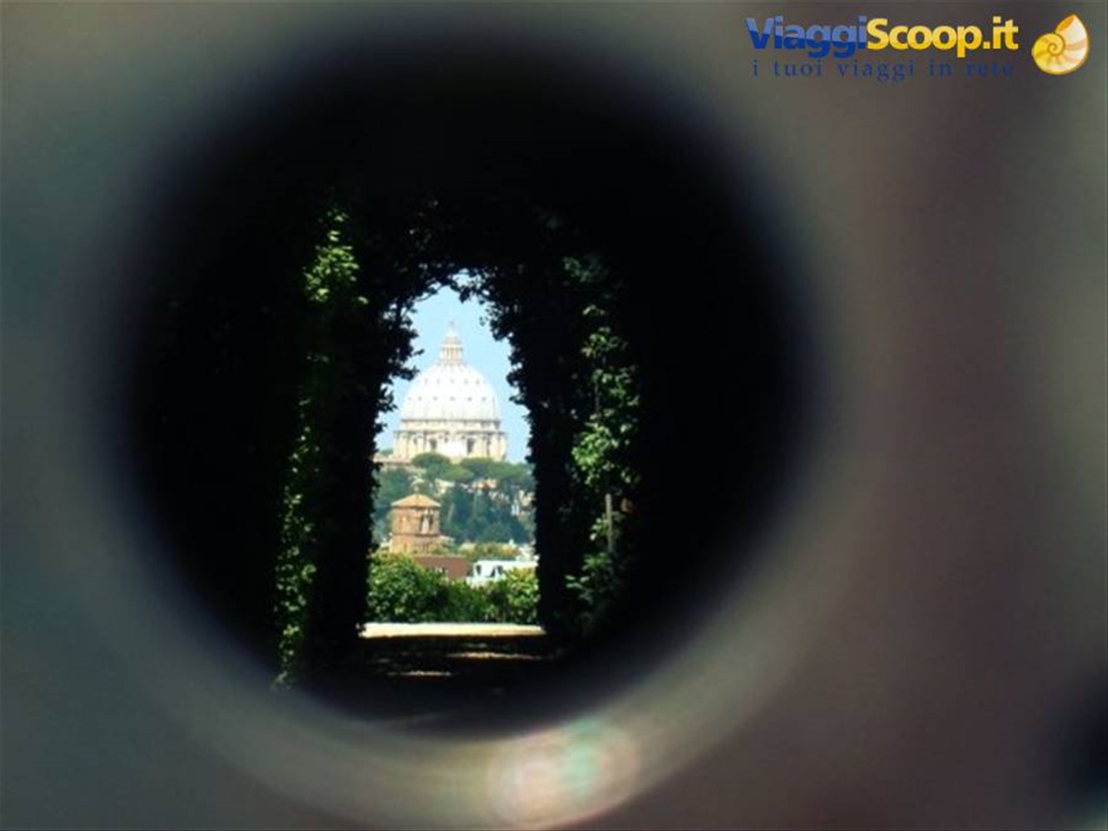 Roma - il Vaticano visto dal buco di una serratura!!