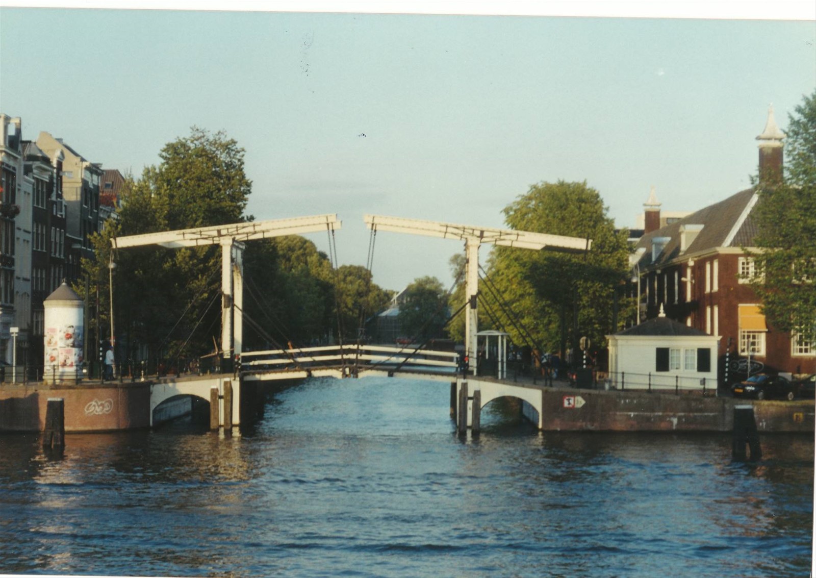 Skinny bridge