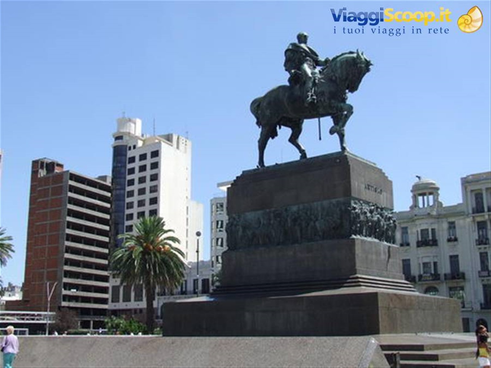 monumento ad Artigas, eroe nazionale