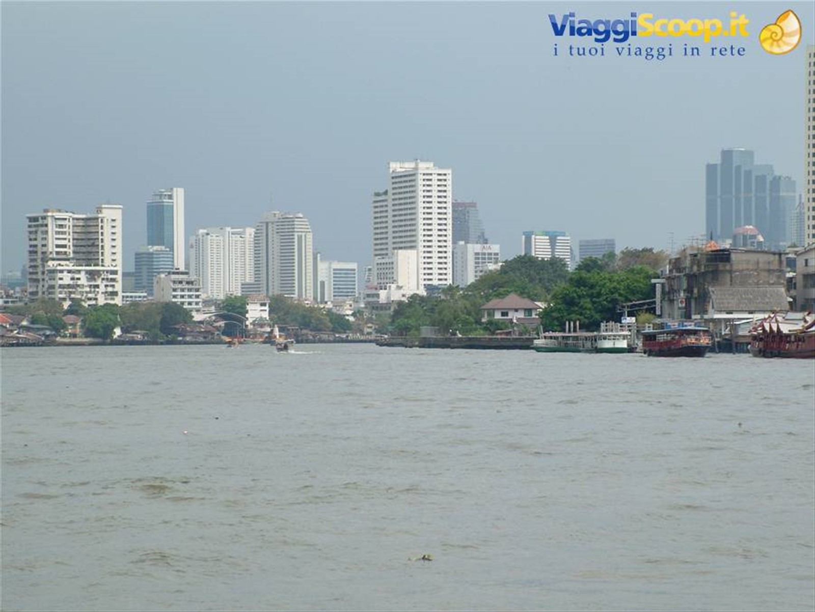 il quartiere di Farang dal fiume