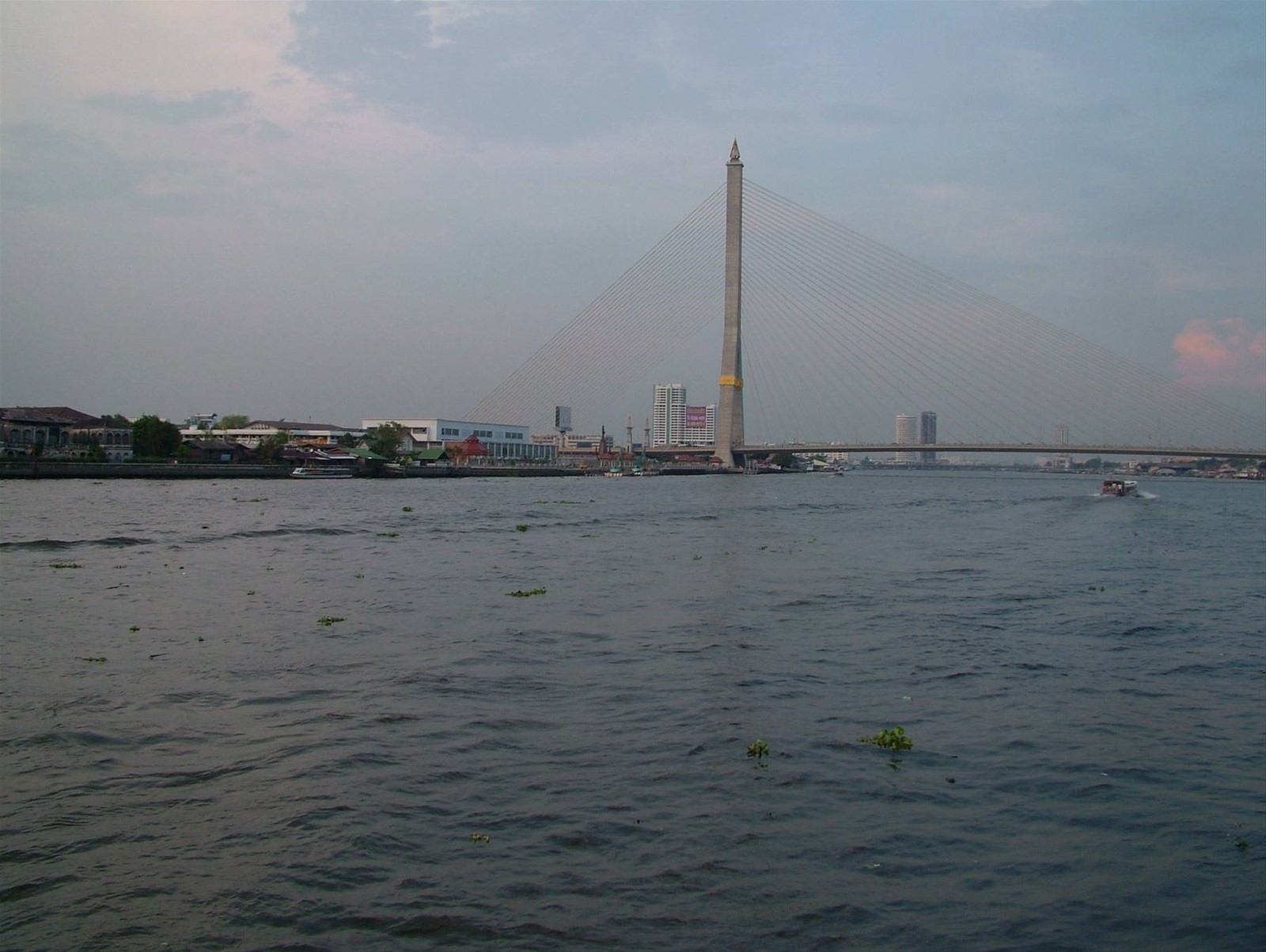 ponte Memorial sul fiume Chao Phraya