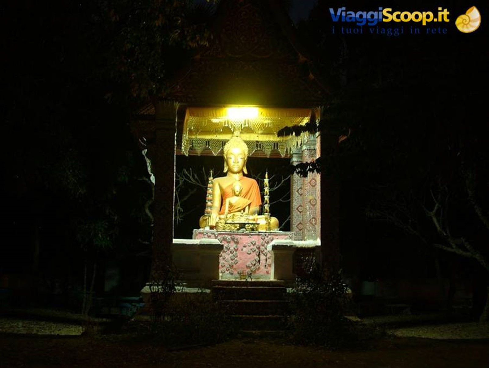 stupa con Budda