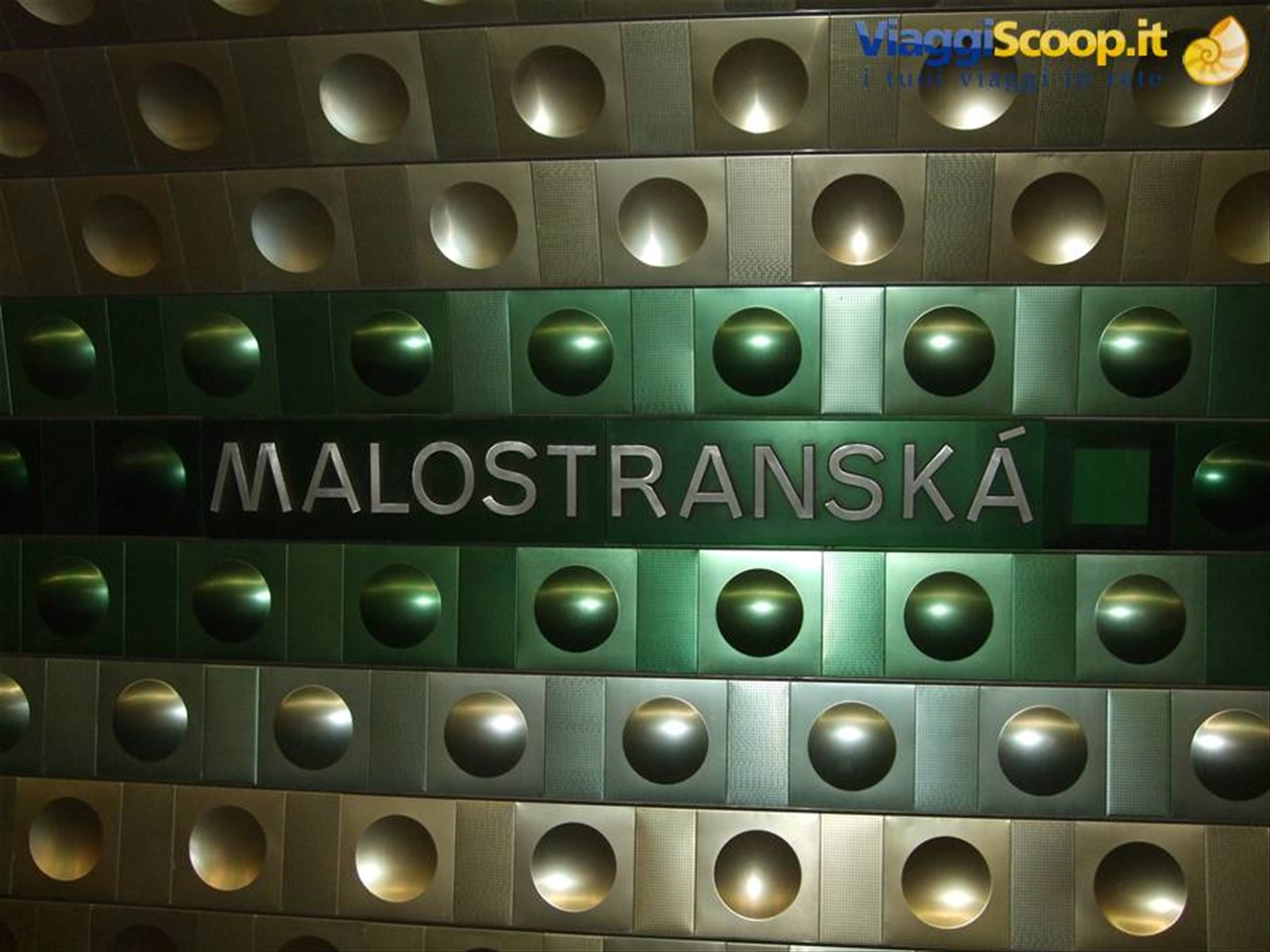 Alla fermata della metro