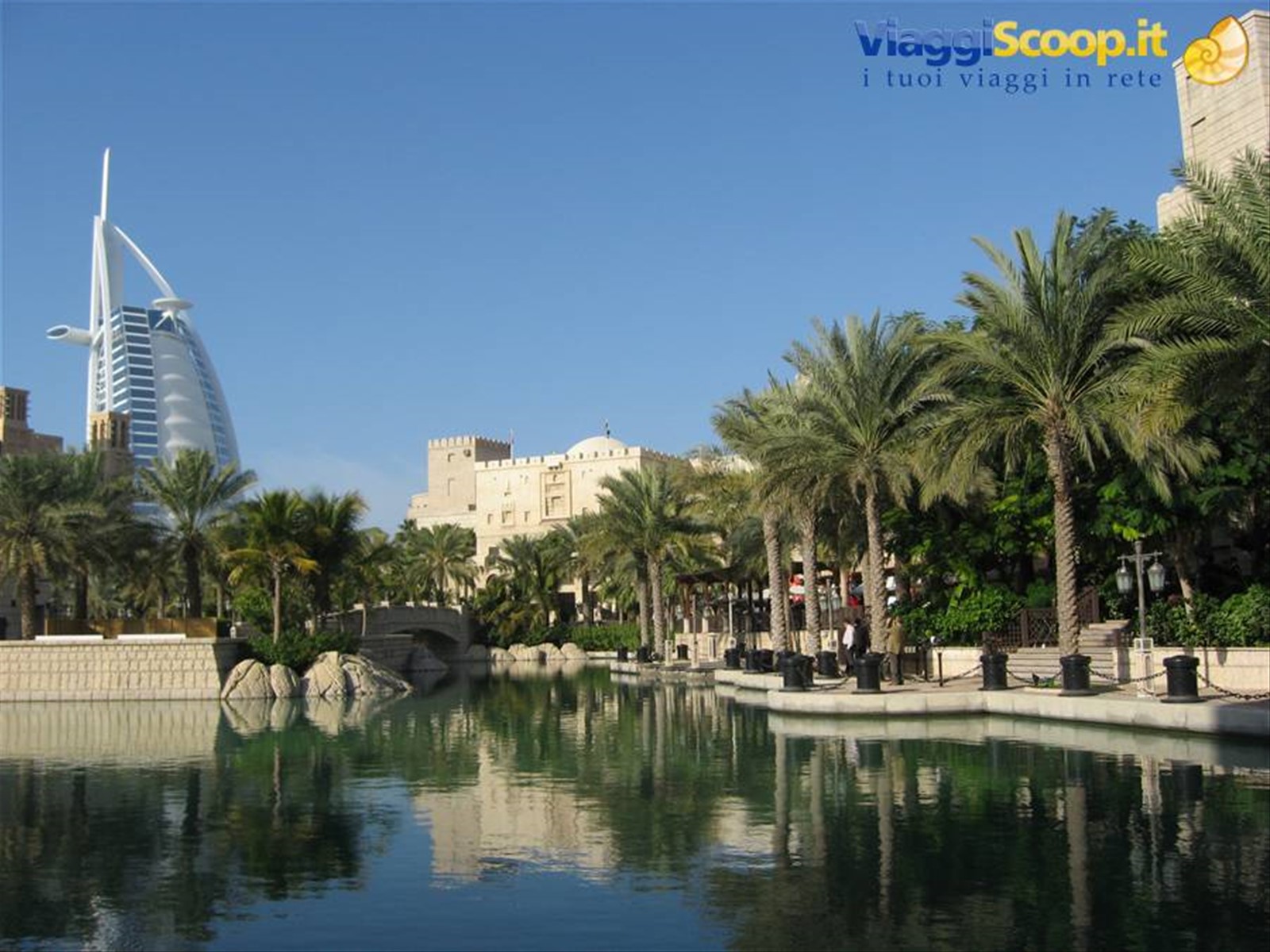 Madinat Jumeirah e il burji al Arab sullo sfondo