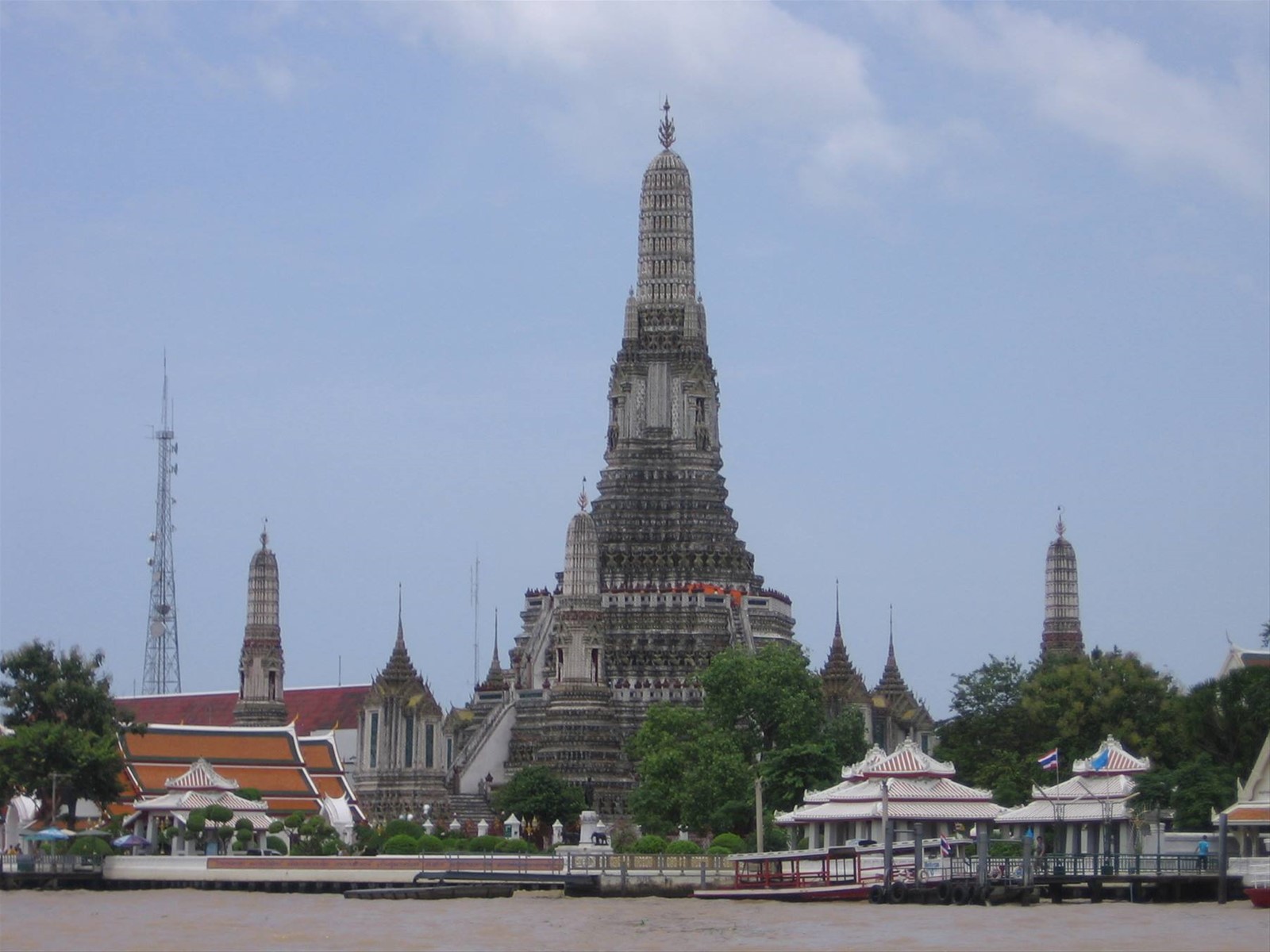 Bangkok veduta dal Chao Phraya river: Wat Arun