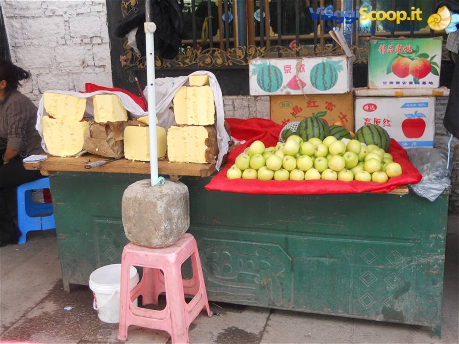 bancarelle nel quartiere Tibetano di Lhasa