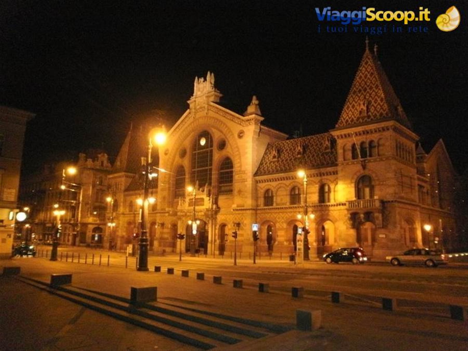 Mercato coperto by night