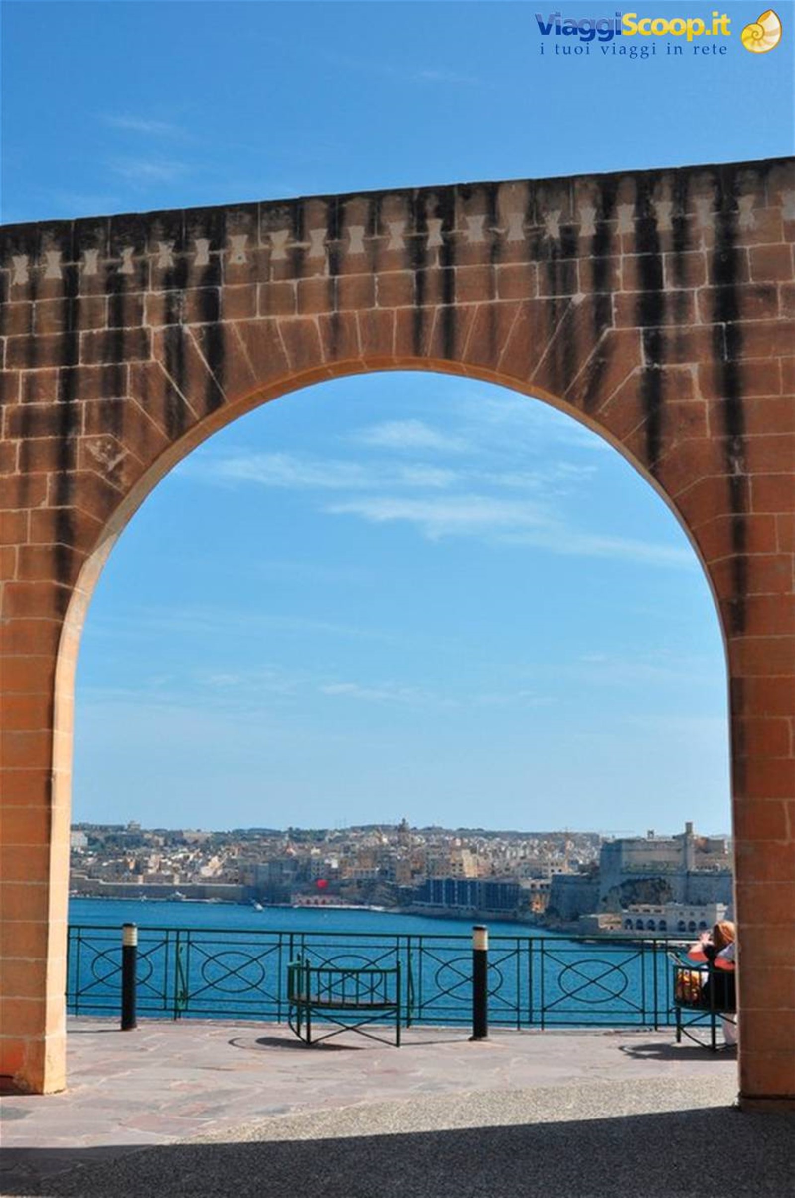 veduta della Grand Harbour dai lower barraca gardens