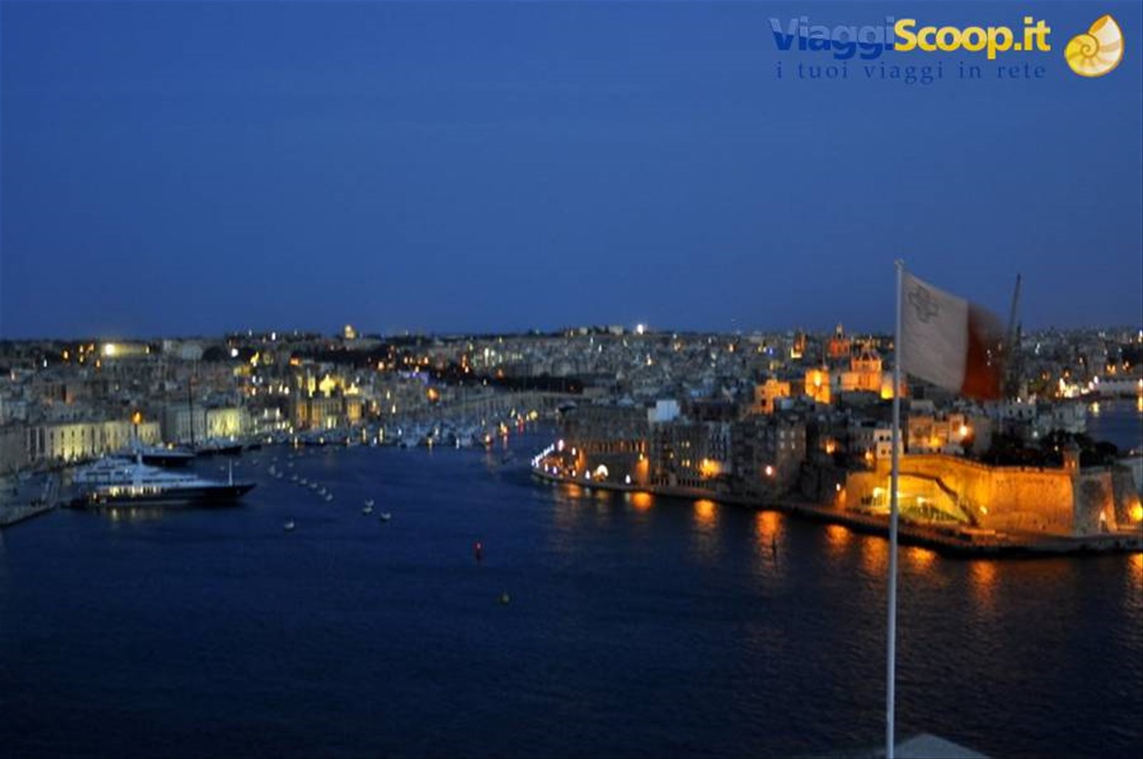 gran harbour by night