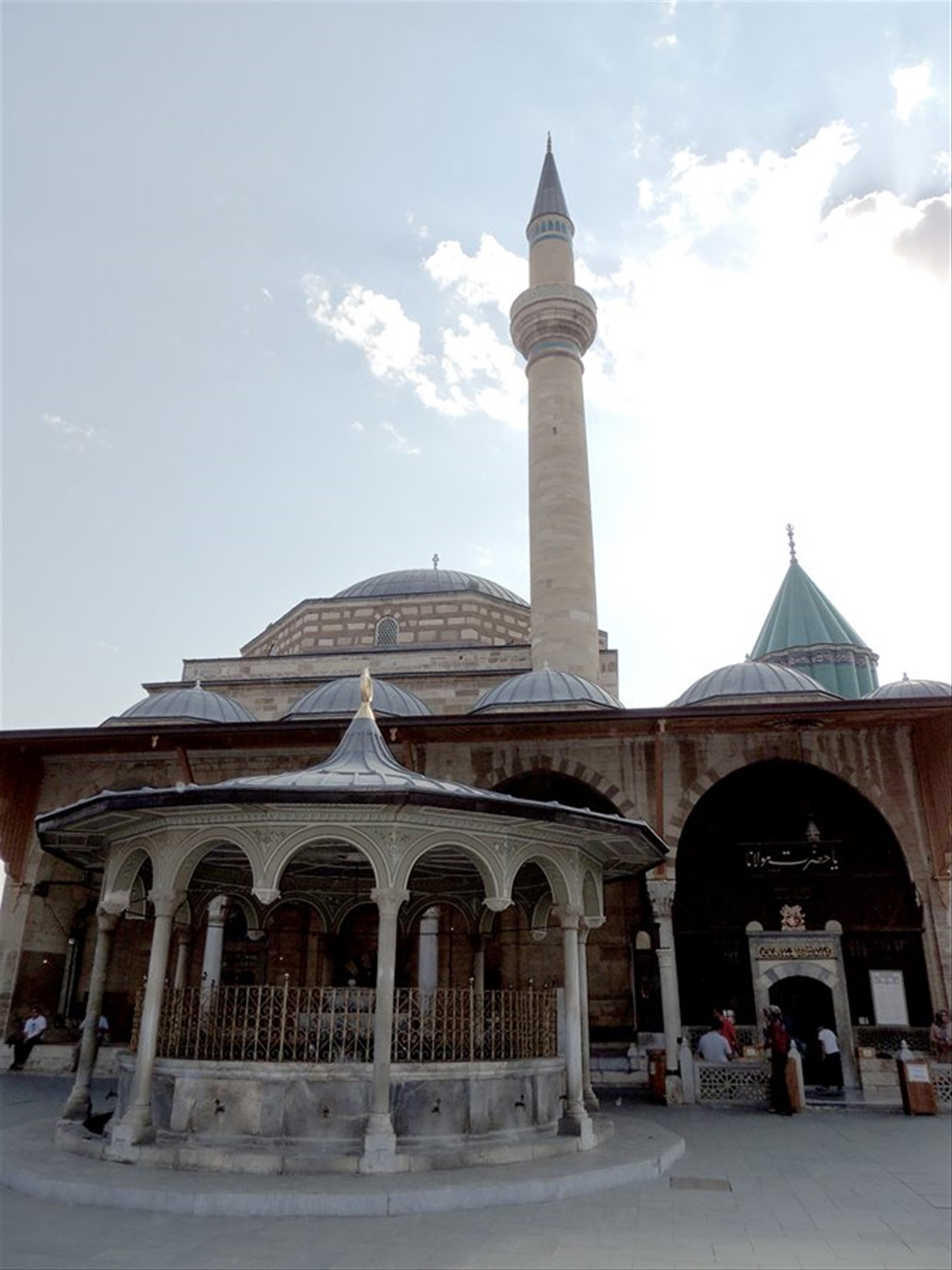 Konya - Il mausoleo di Mevlana - La Moschea
