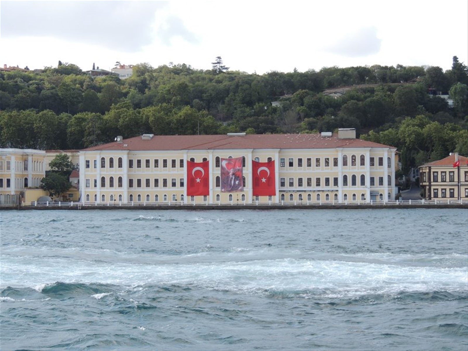 In battello sul Bosforo - Università Galatassaray