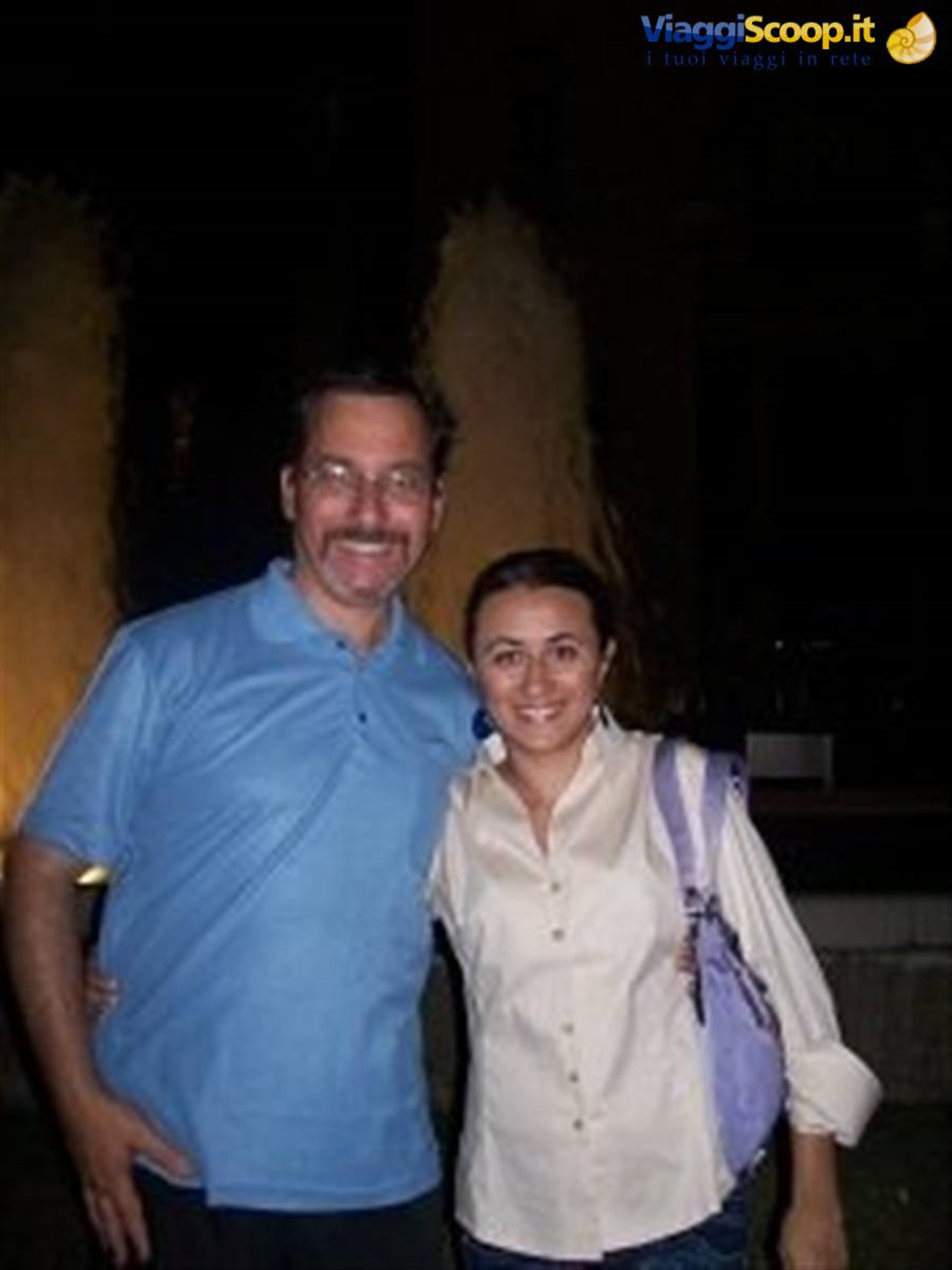Stefano e Rossana davanti la fontana mgica