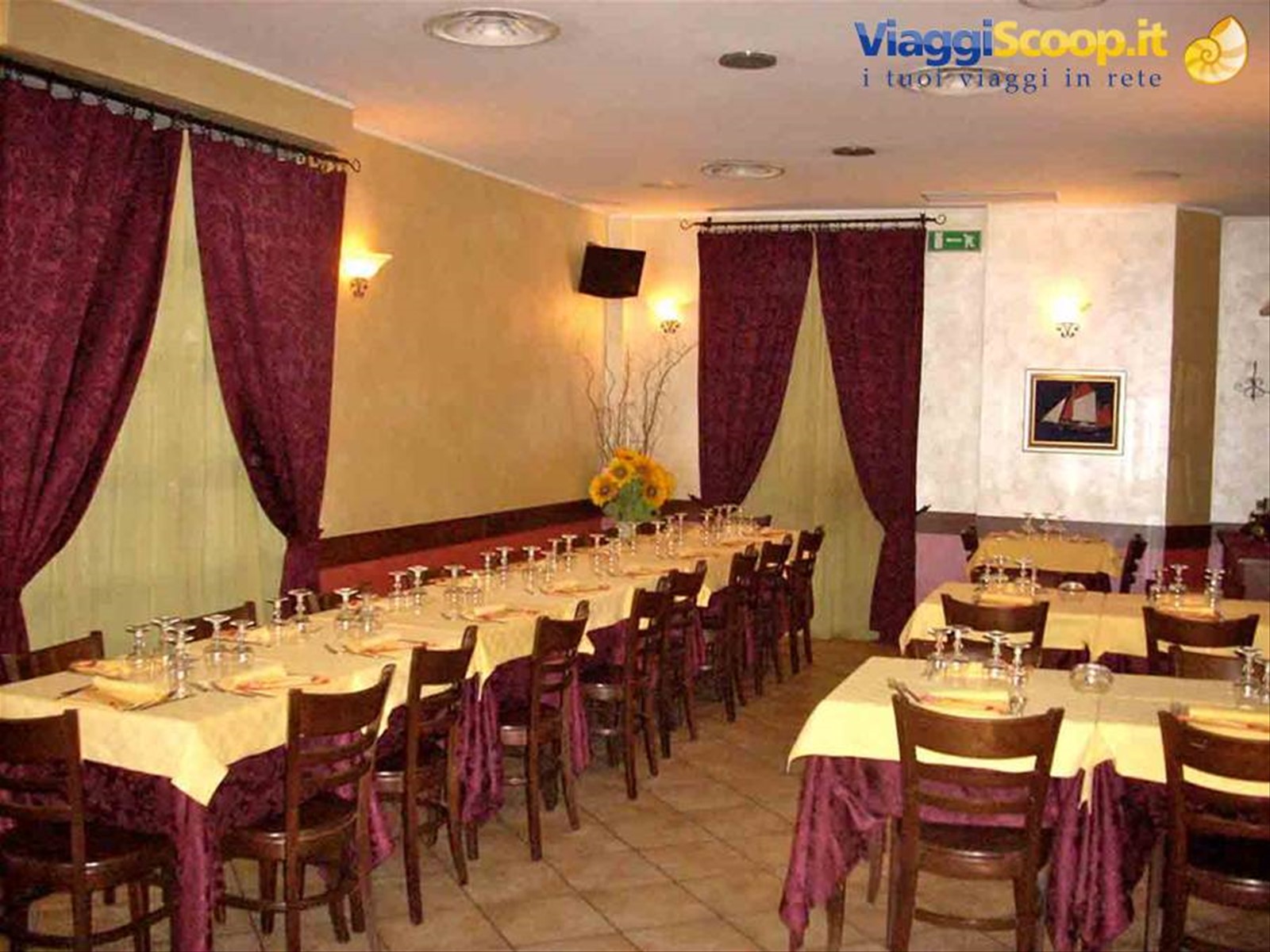 Nella sala del Ristorante Happy Moments