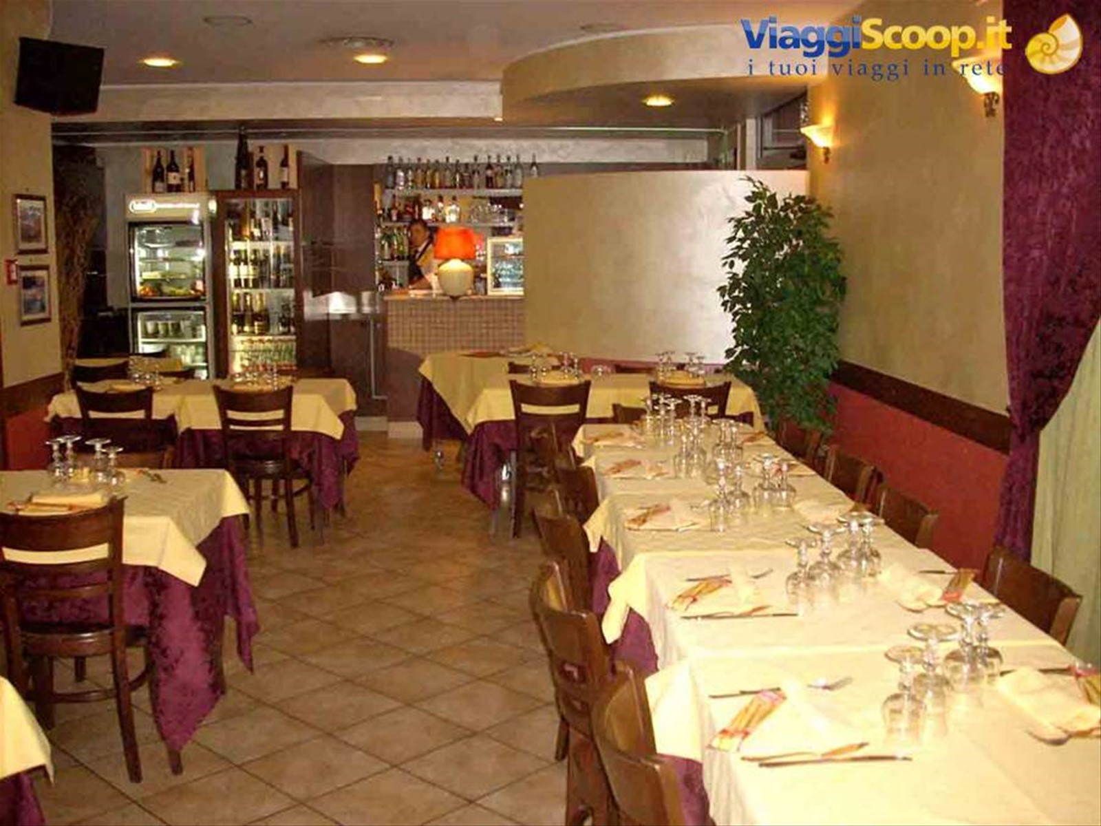 Presso la sala del Ristorante Happy Moments