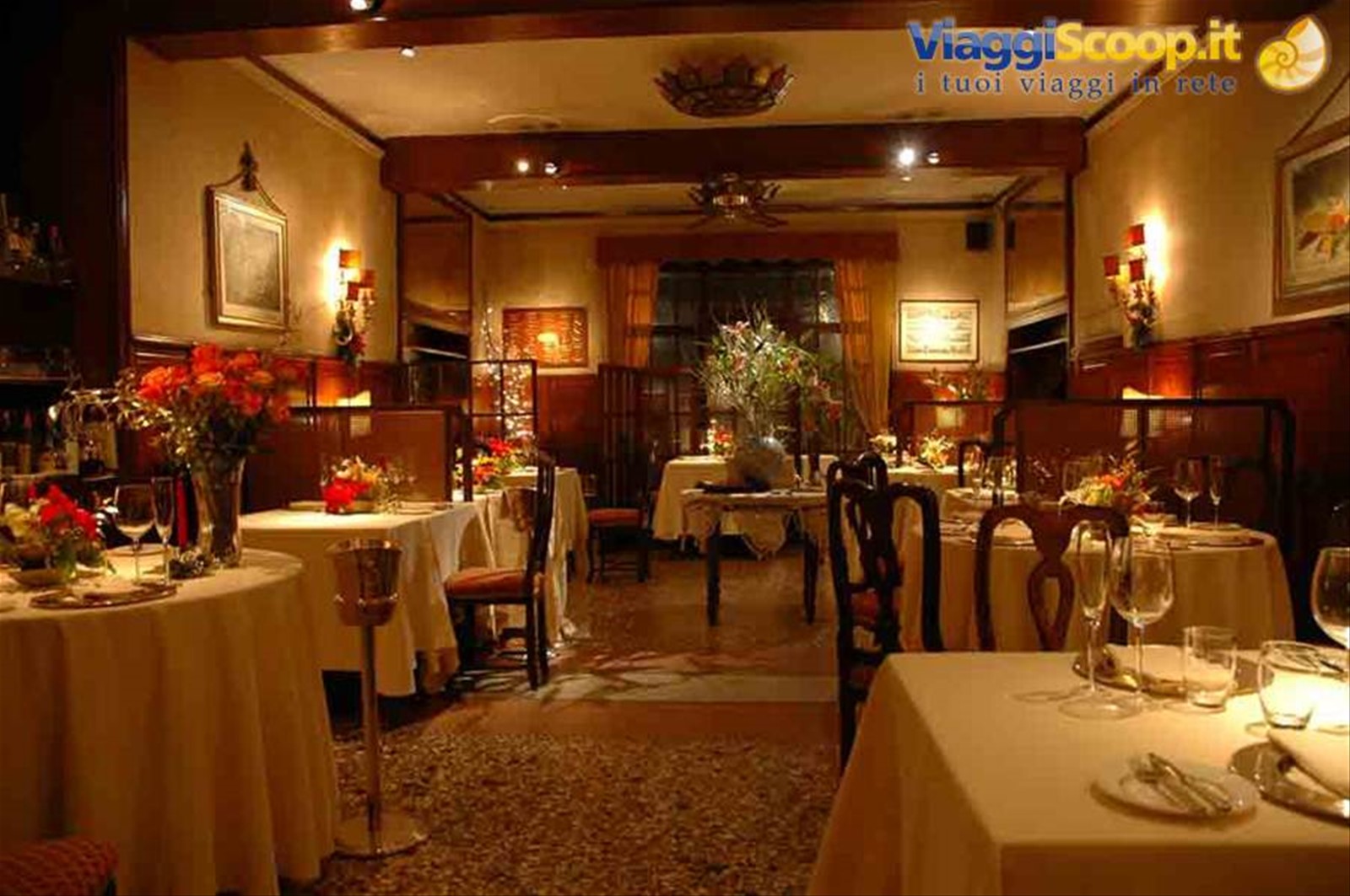 Nella sala del Ristorante Arche