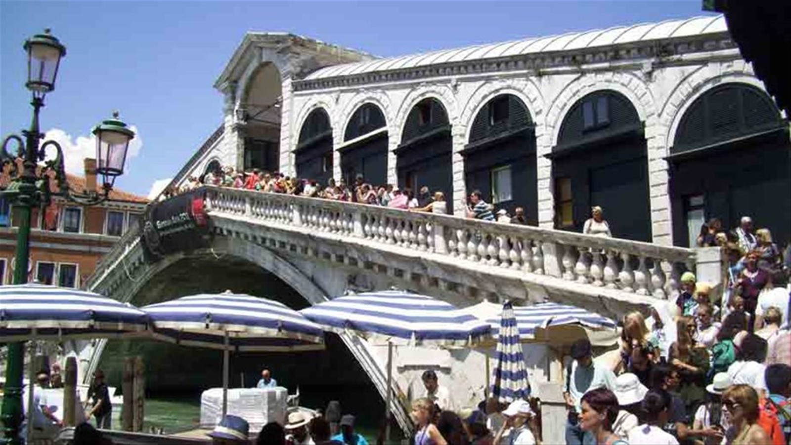 Turisti al ponte di Rialto