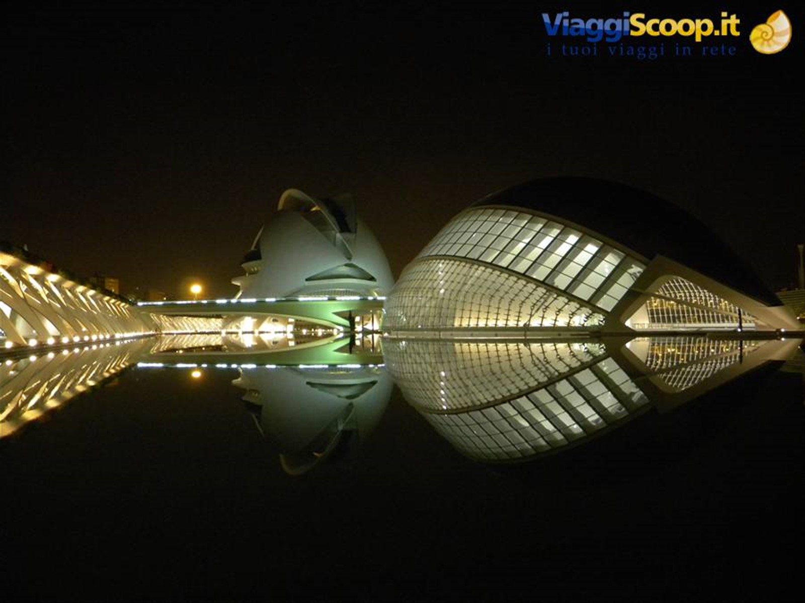 Città delle Arti e delle Scienze di notte