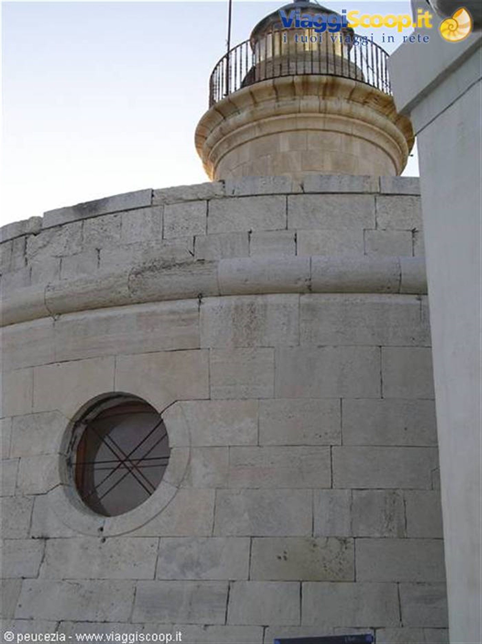 particolare del faro