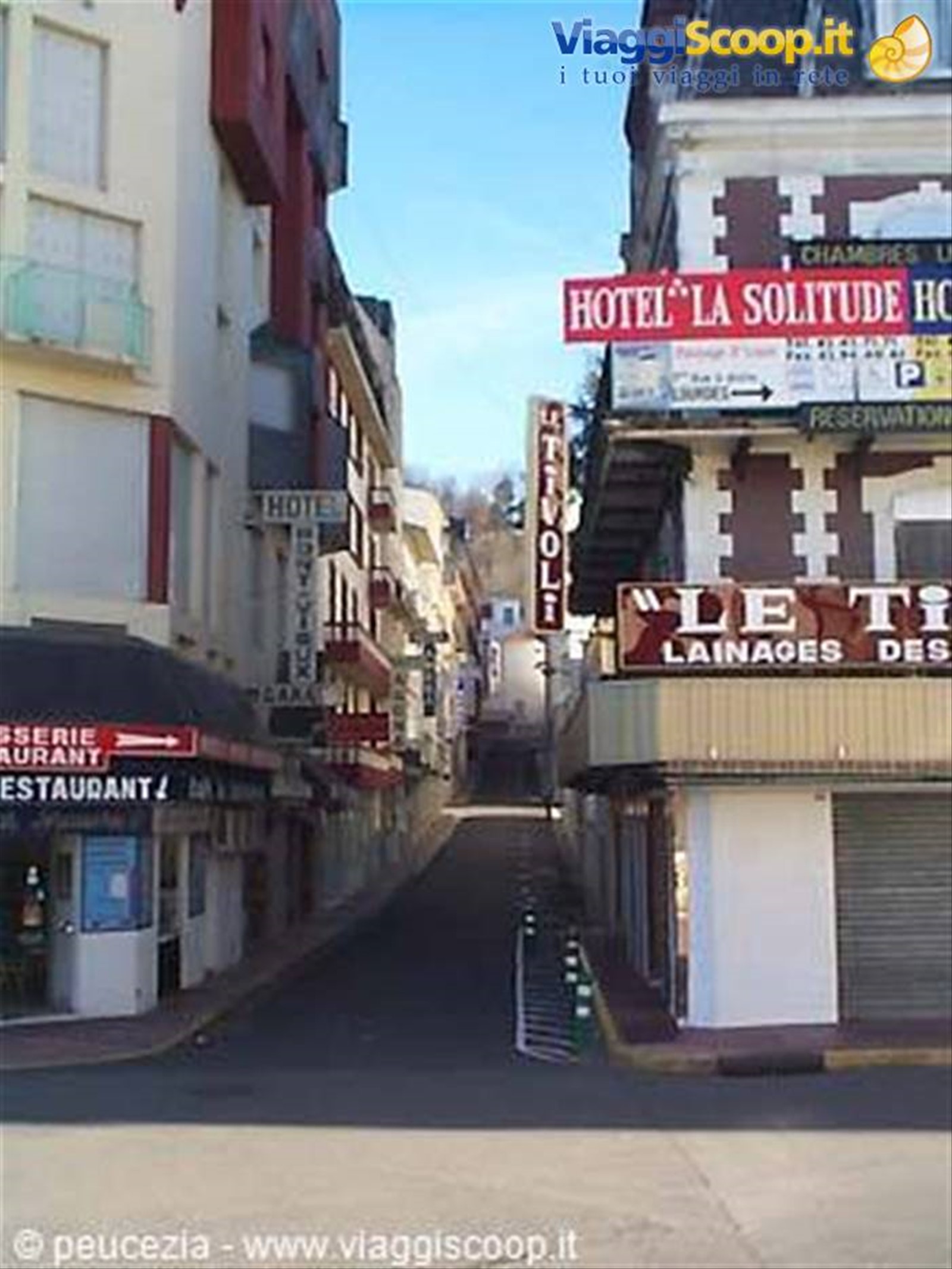 una strada di Lourdes