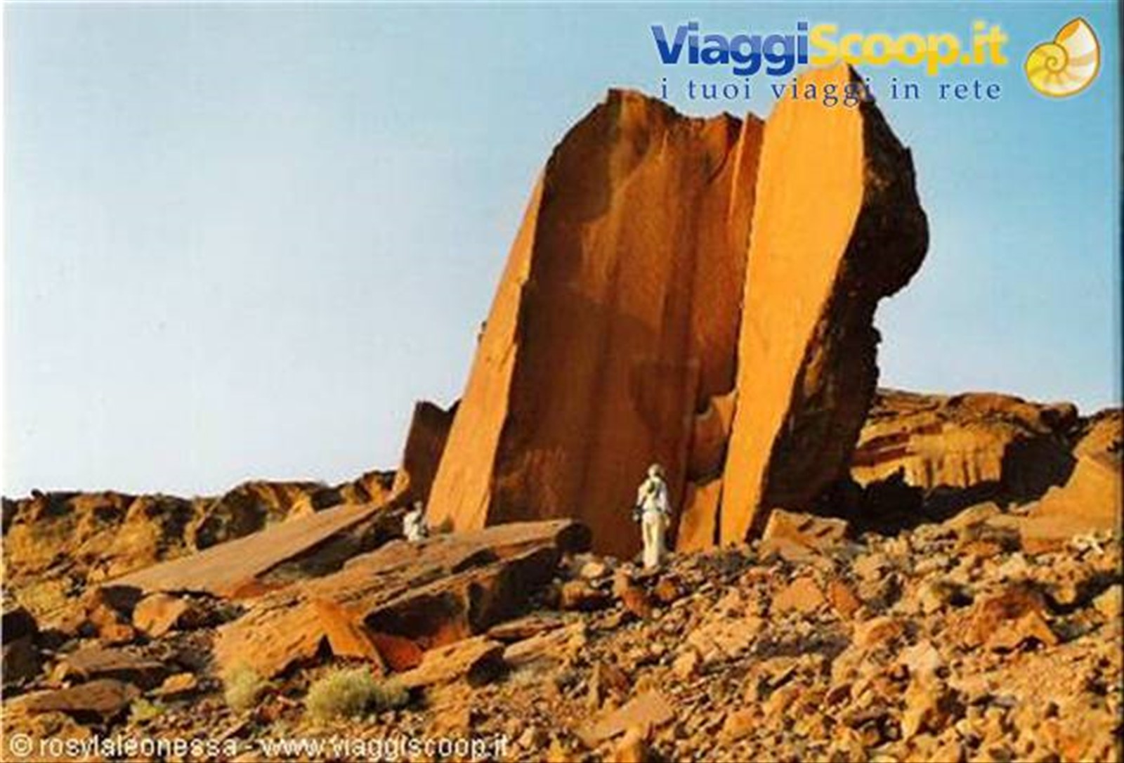 NAMIBIA-Twyfelfontein-monolite di arenaria
