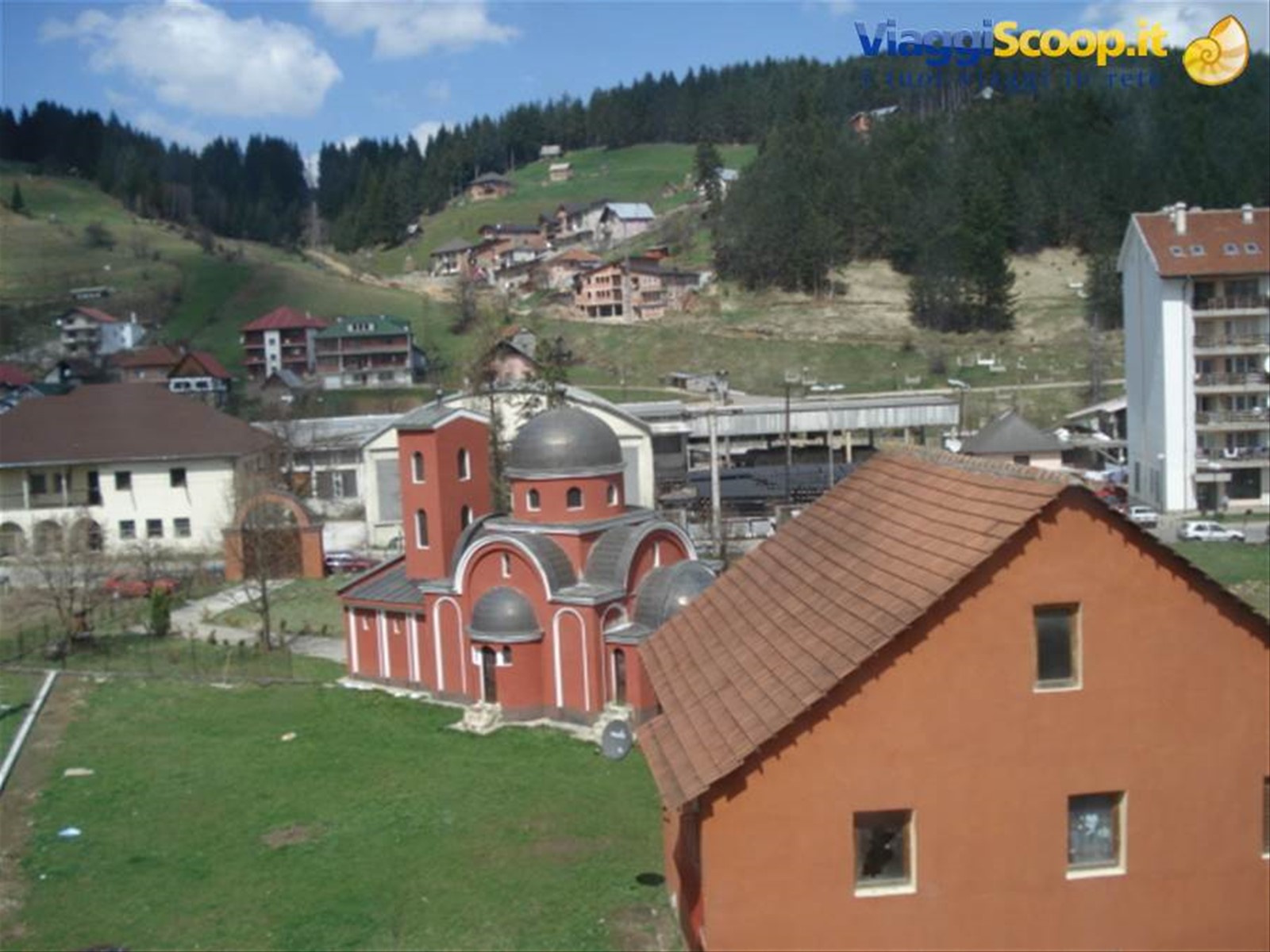 Montenegro: cittadina sulla strada per il Kosovo
