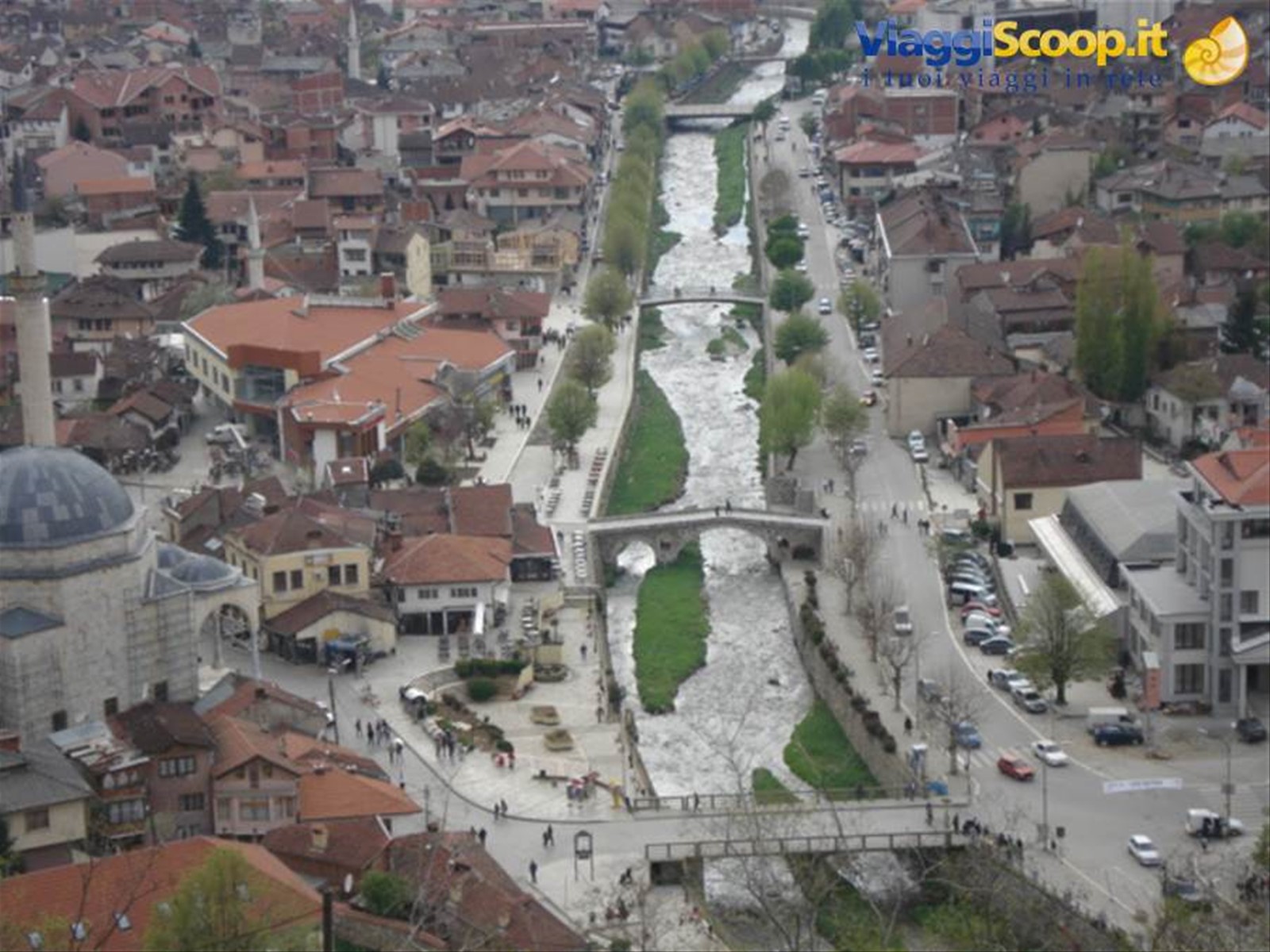 Prizren: 4 ponti sul fiume cittadino dalla fortezza