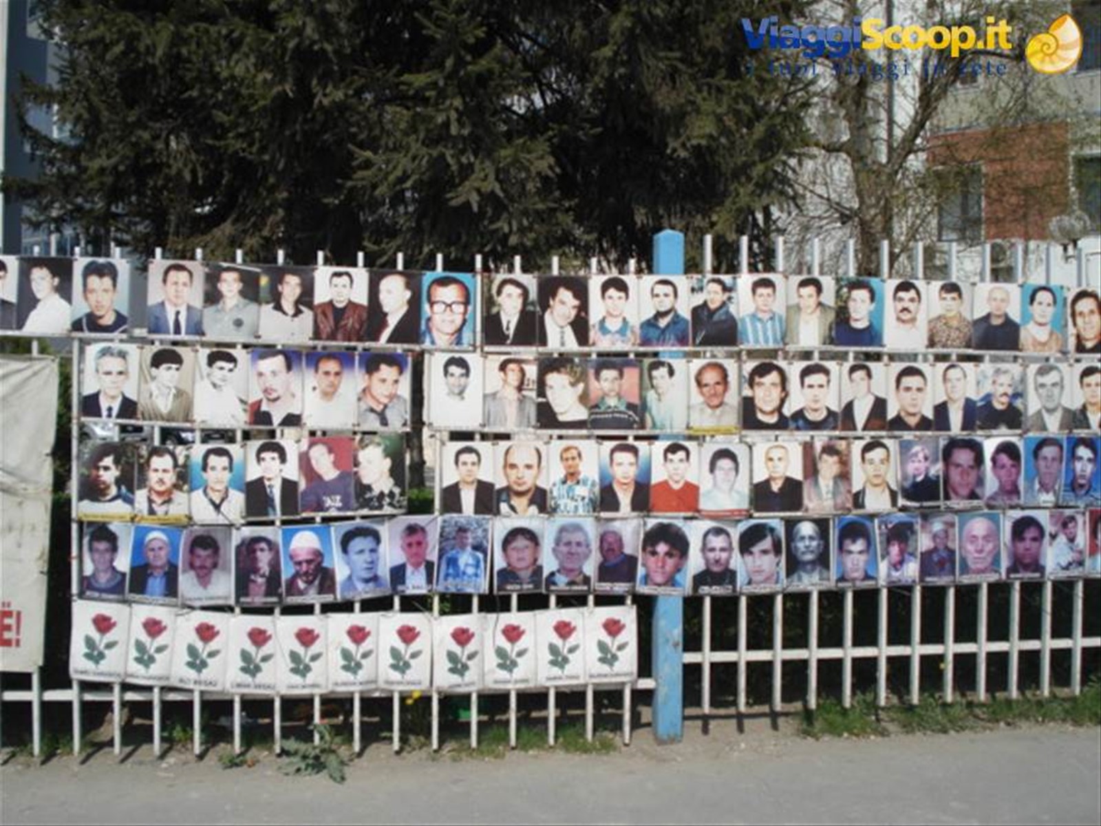 Prishtina: foto di 300 scomparsi durante la guerra civile