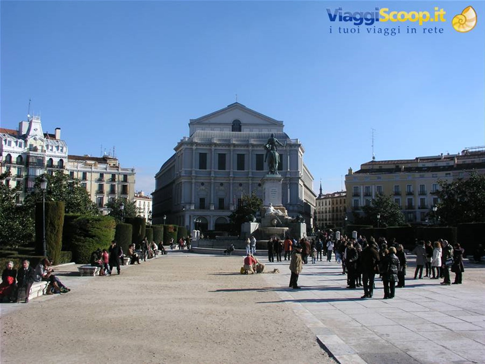Teatro dell'Opera di Madrid visto da dietro