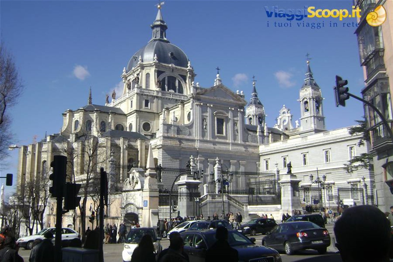 iglesia cerca del Palacio Real